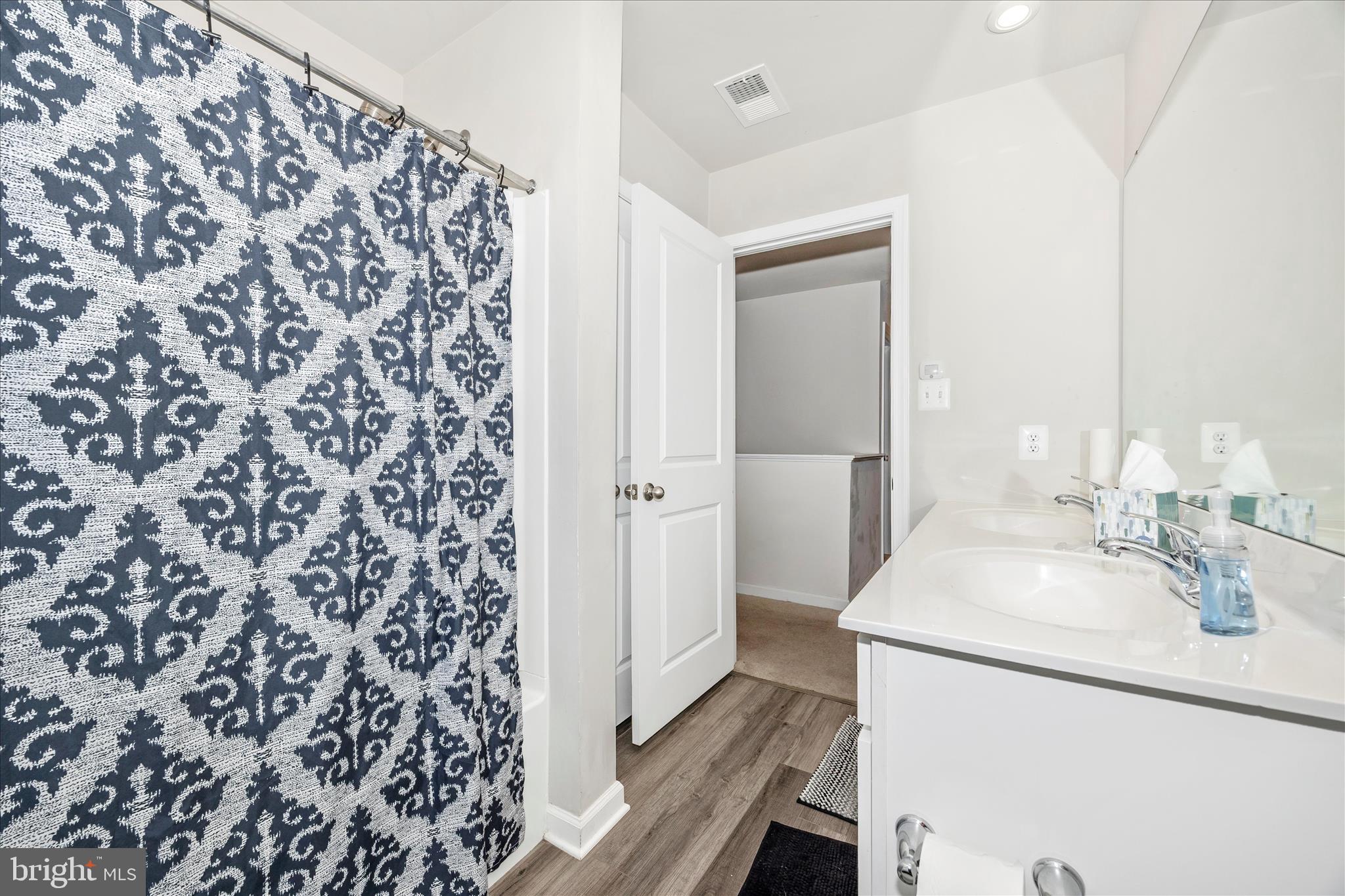 MEADE'S CROSSING - Residential