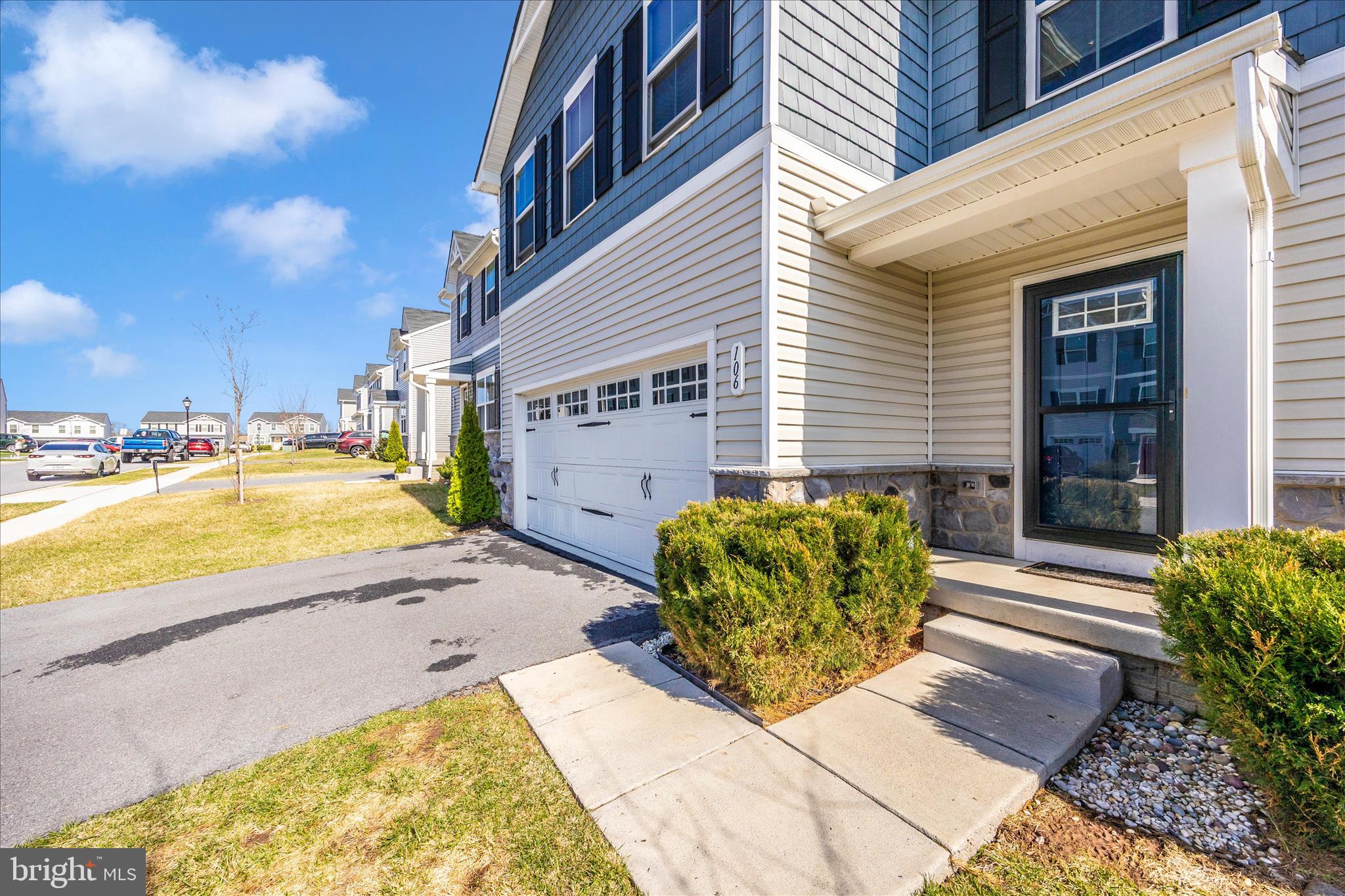 MEADE'S CROSSING - Residential