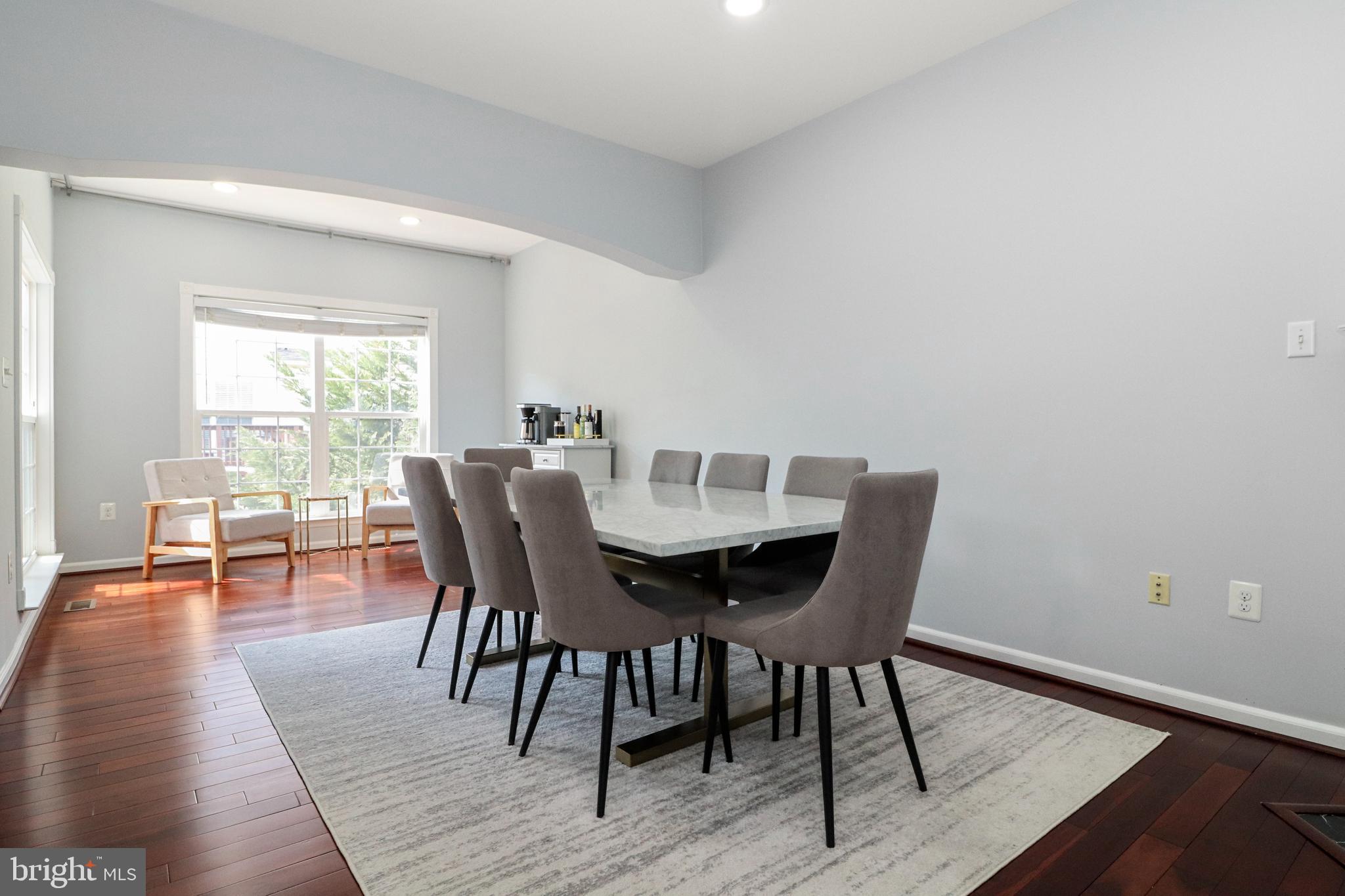 TOWNES AT FAIR LAKES GLEN - Residential