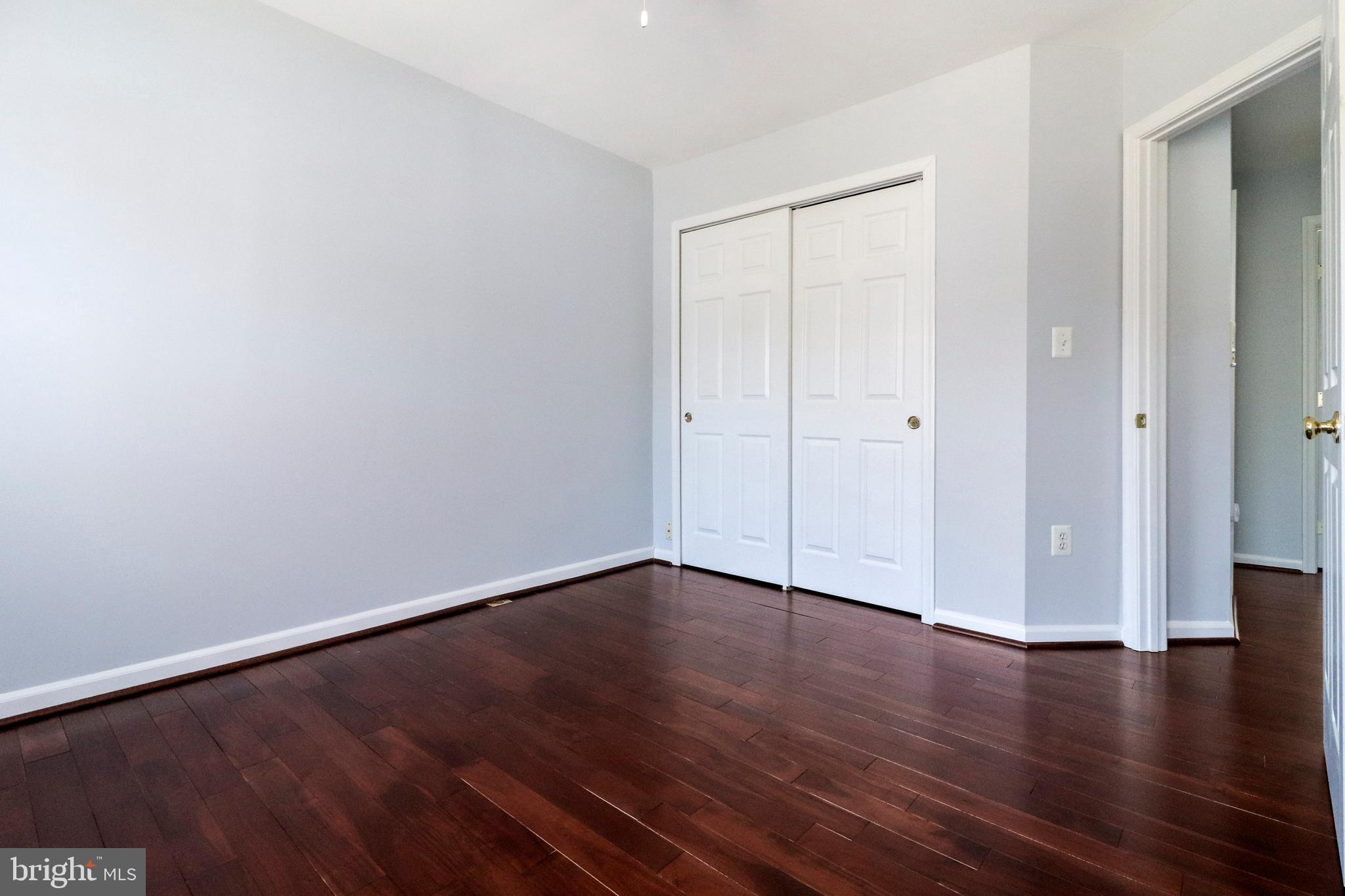 TOWNES AT FAIR LAKES GLEN - Residential