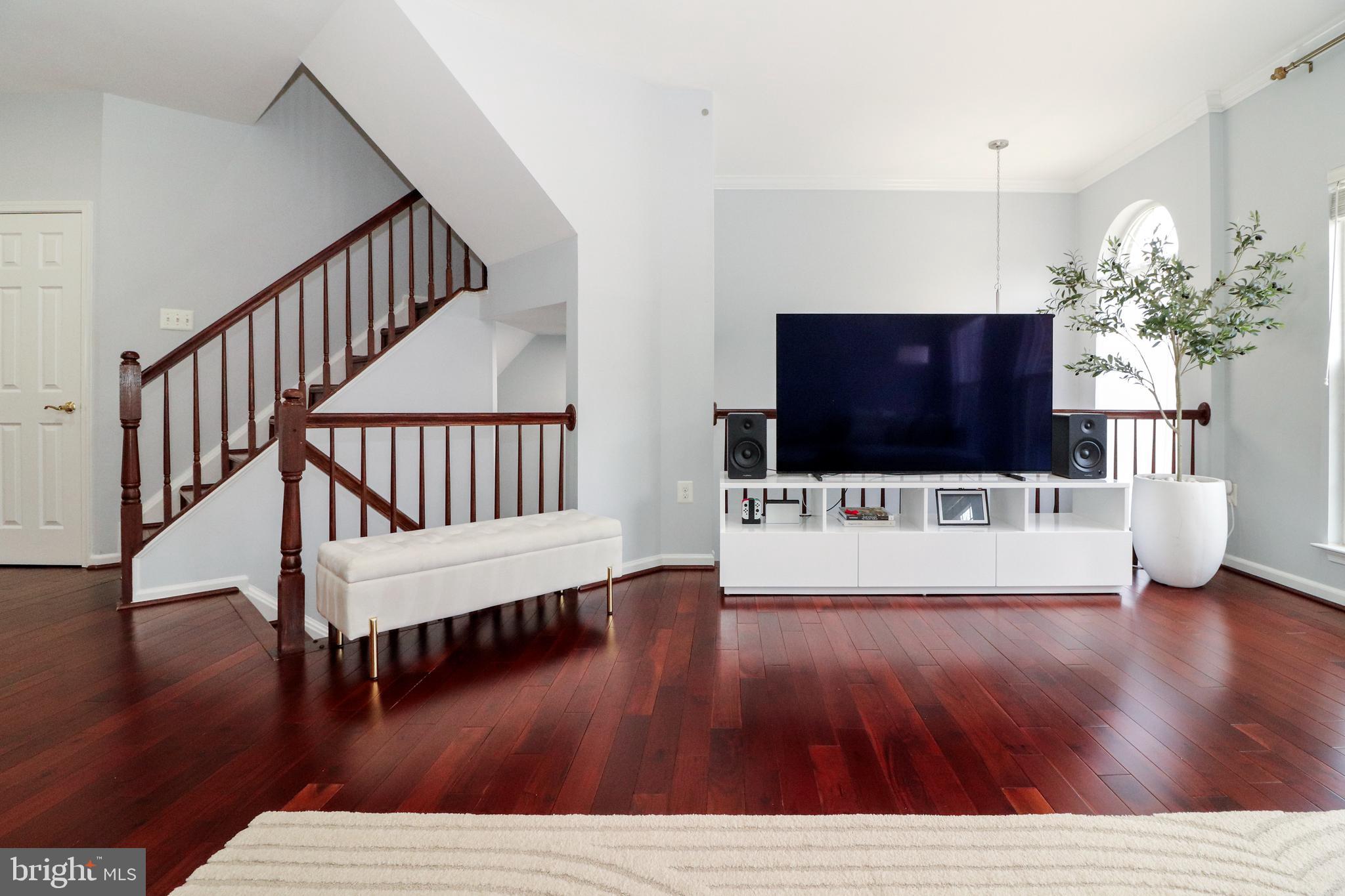 TOWNES AT FAIR LAKES GLEN - Residential