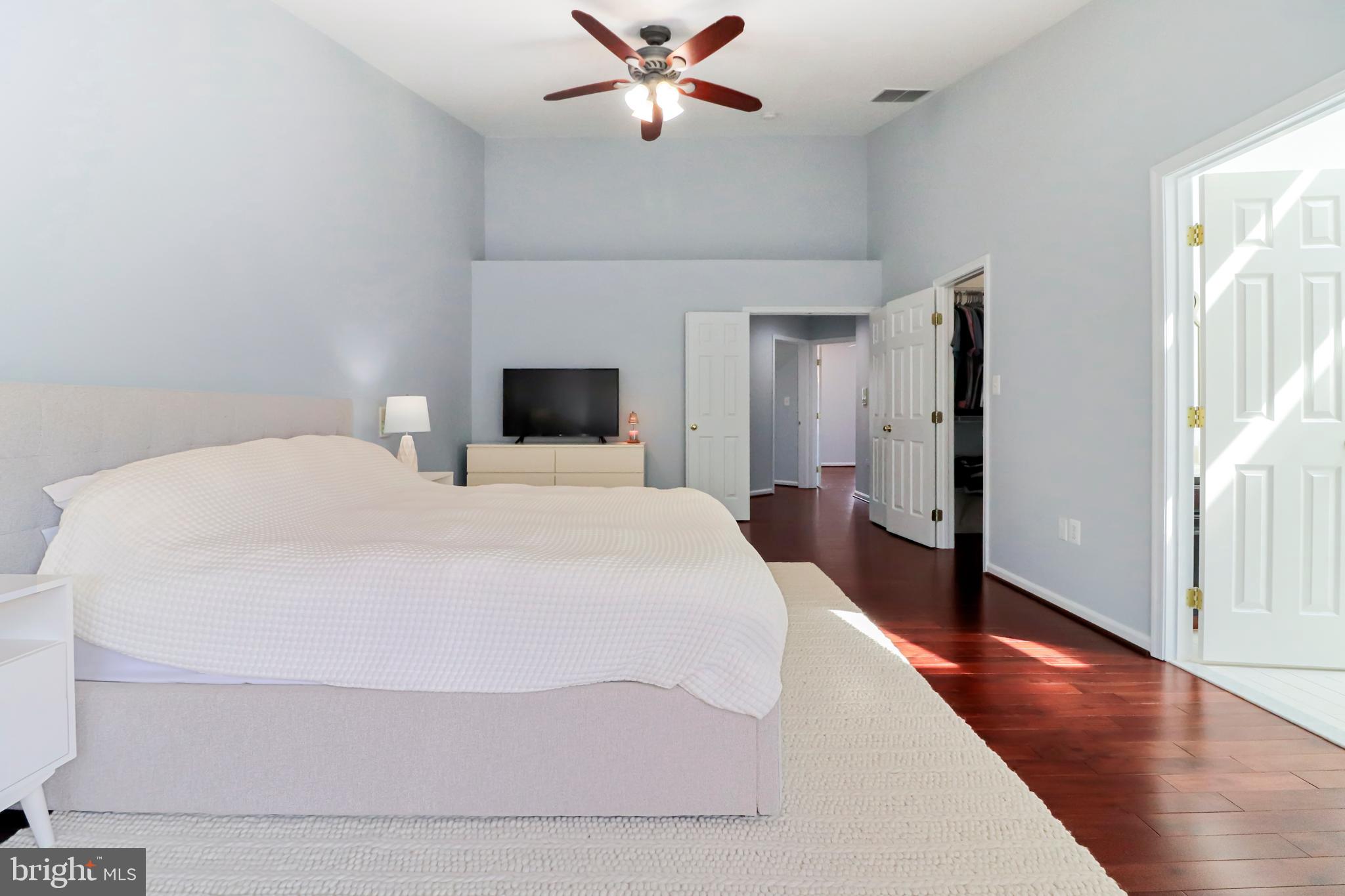 TOWNES AT FAIR LAKES GLEN - Residential