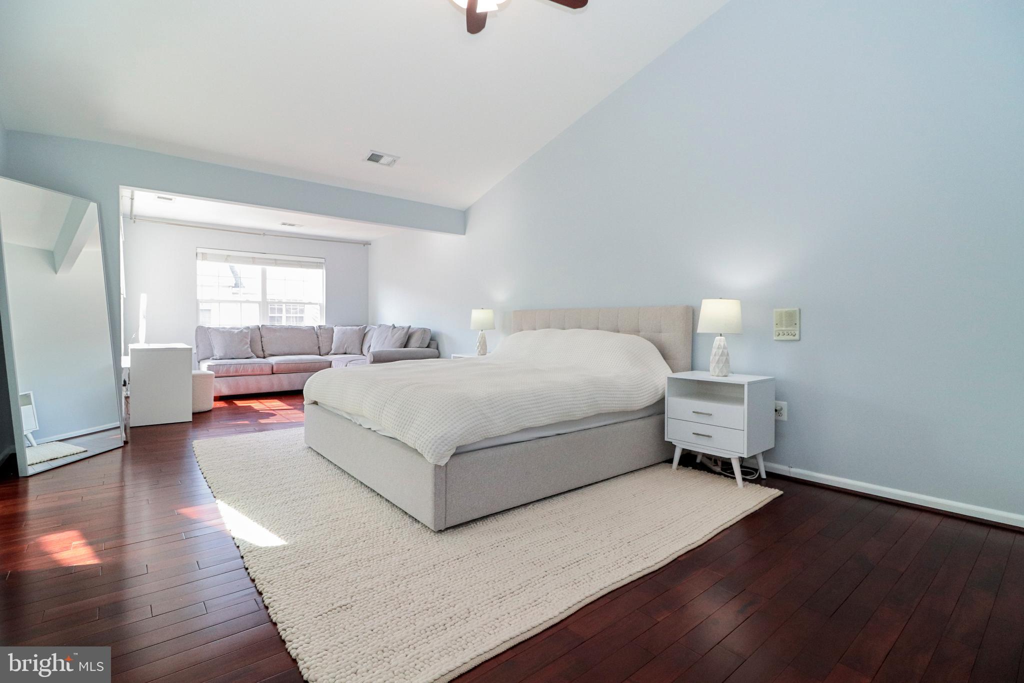 TOWNES AT FAIR LAKES GLEN - Residential