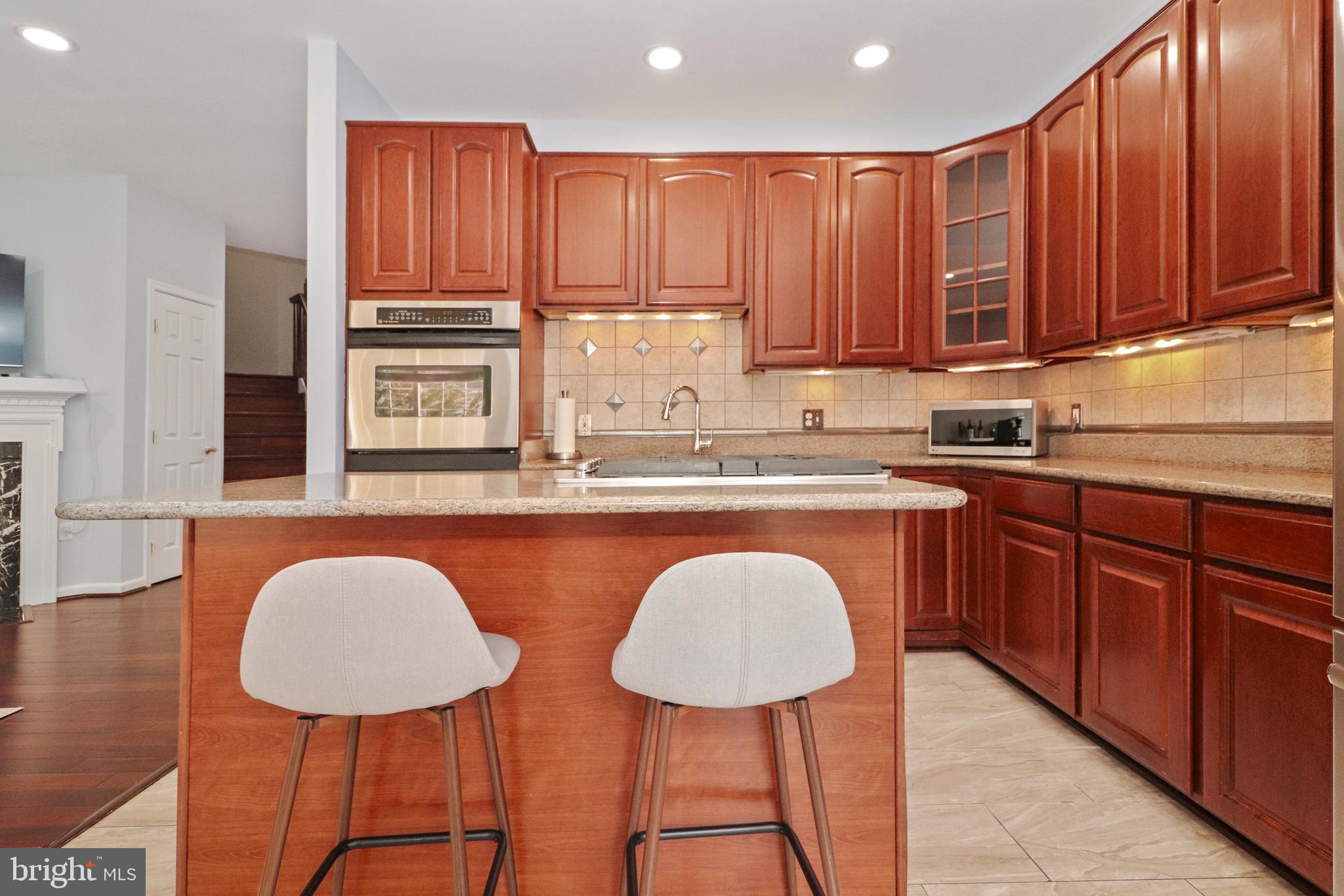 TOWNES AT FAIR LAKES GLEN - Residential