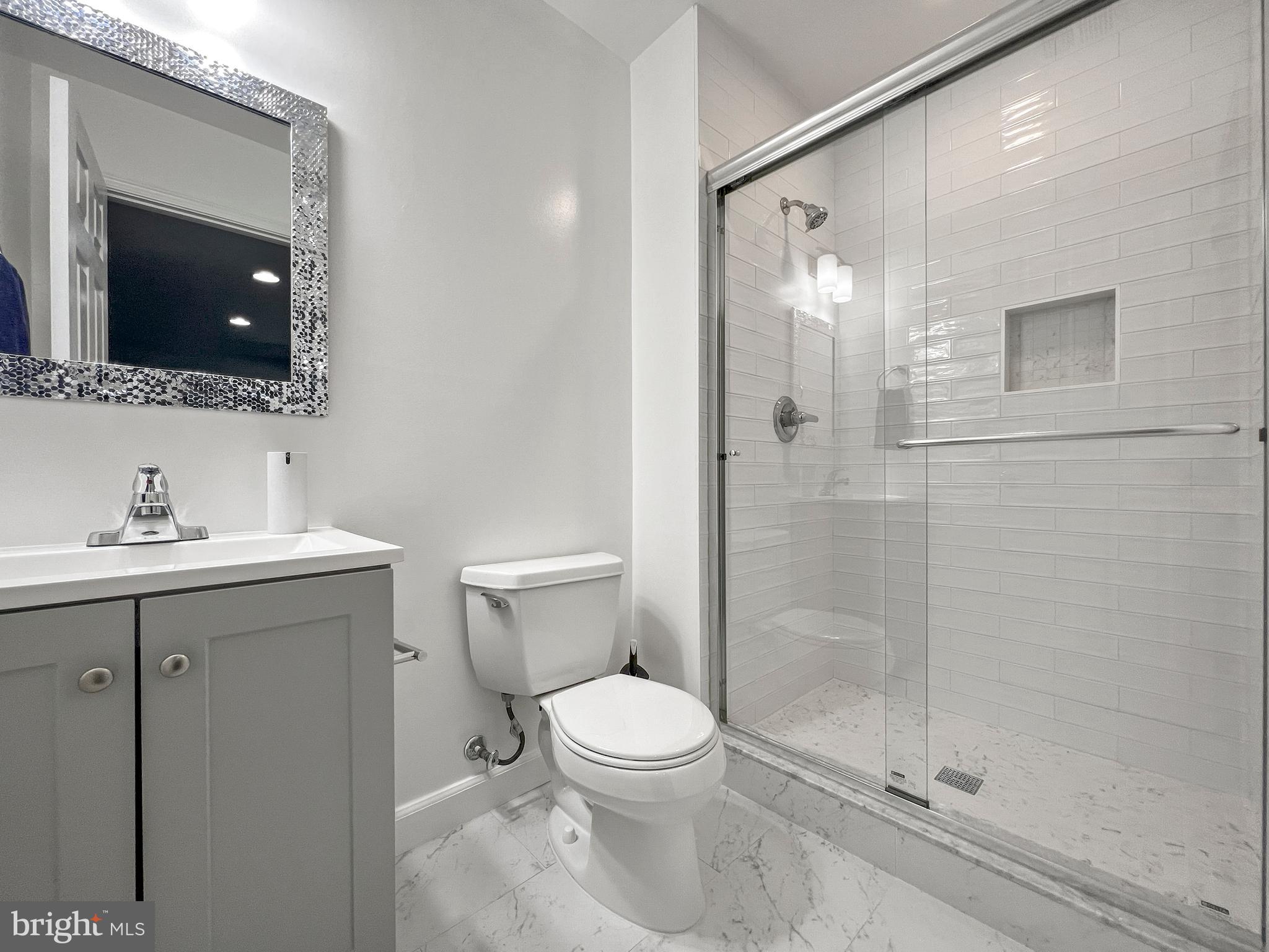 TOWNES AT FAIR LAKES GLEN - Residential