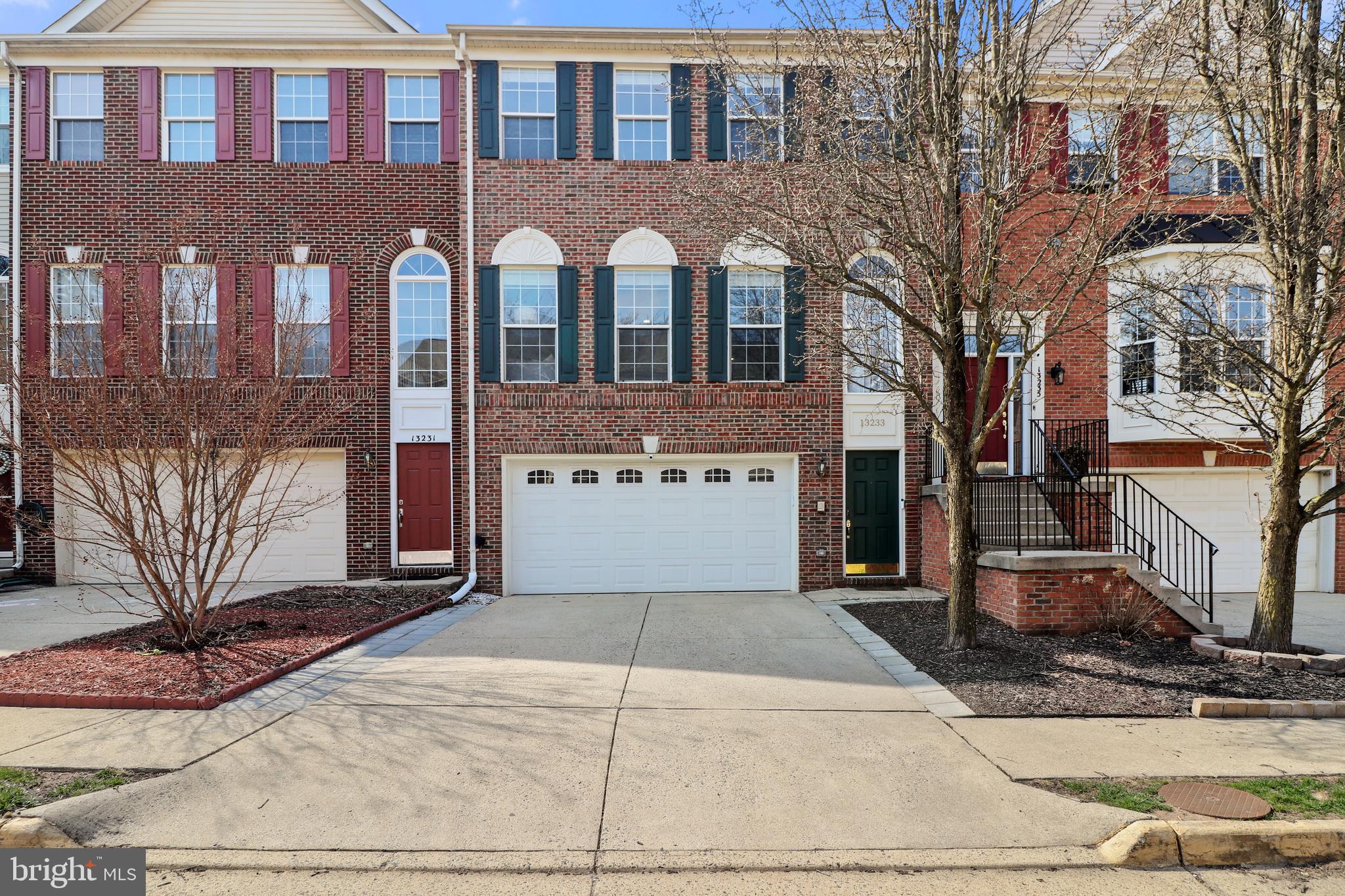 TOWNES AT FAIR LAKES GLEN - Residential