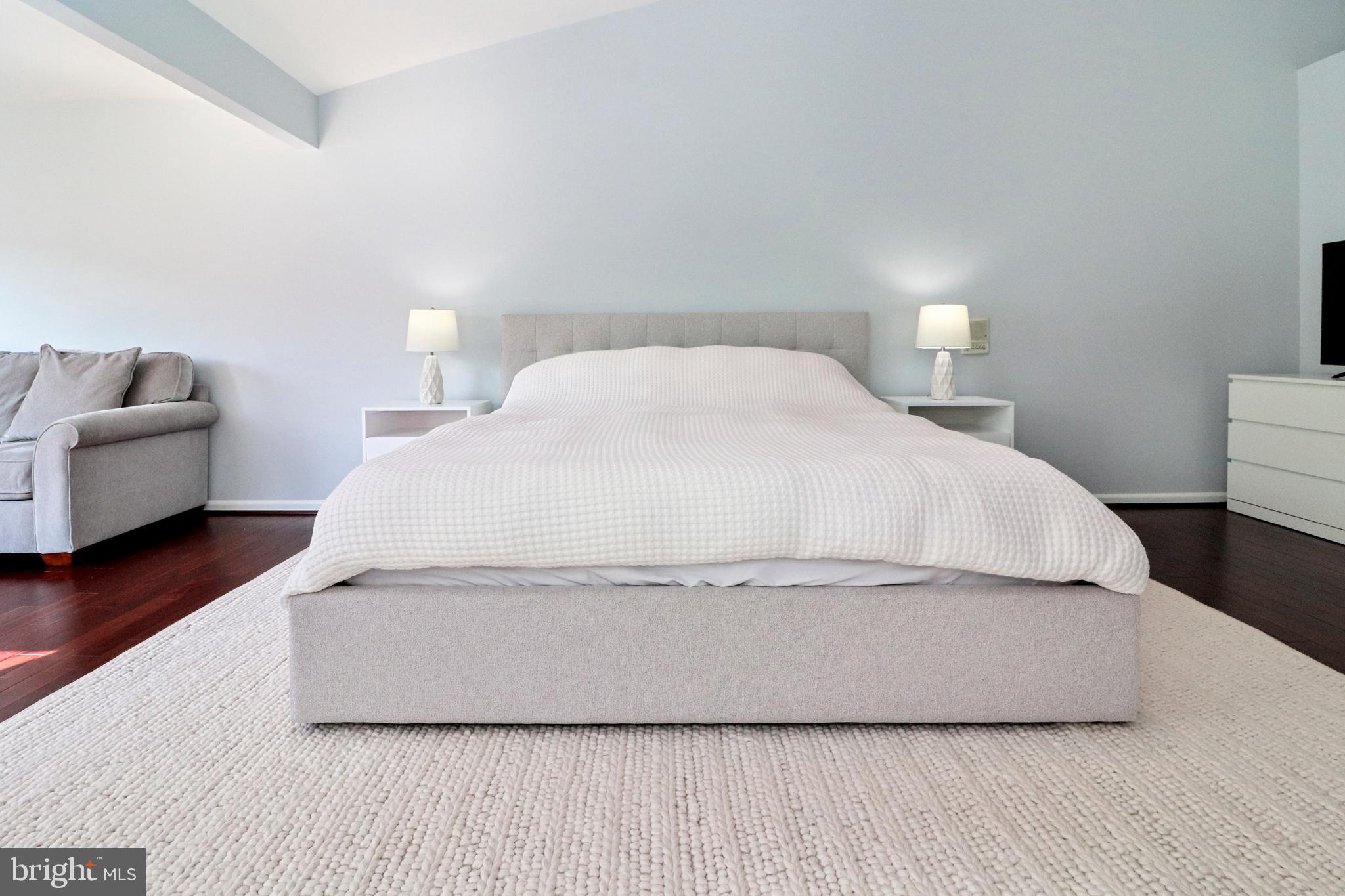 TOWNES AT FAIR LAKES GLEN - Residential