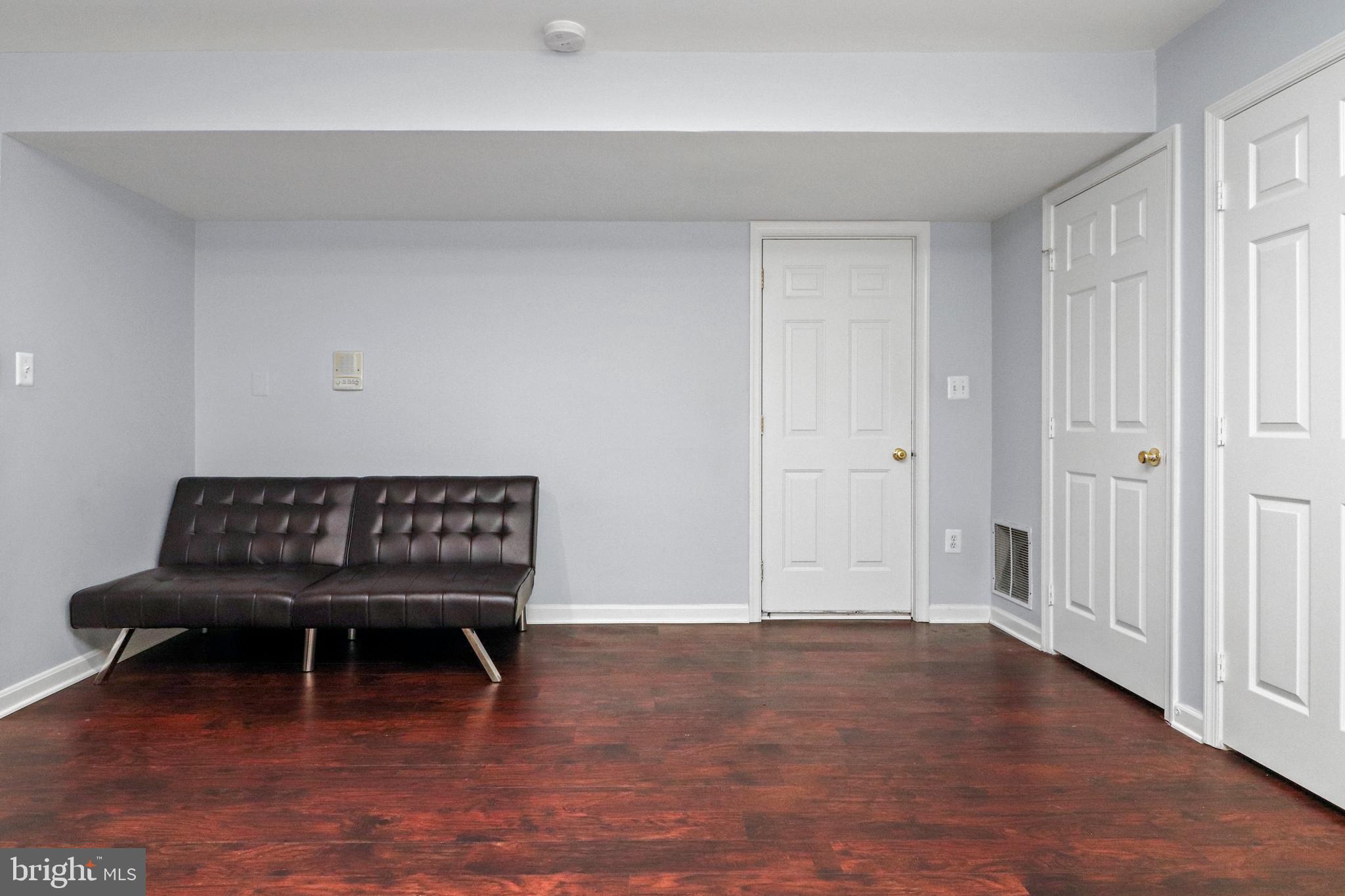 TOWNES AT FAIR LAKES GLEN - Residential