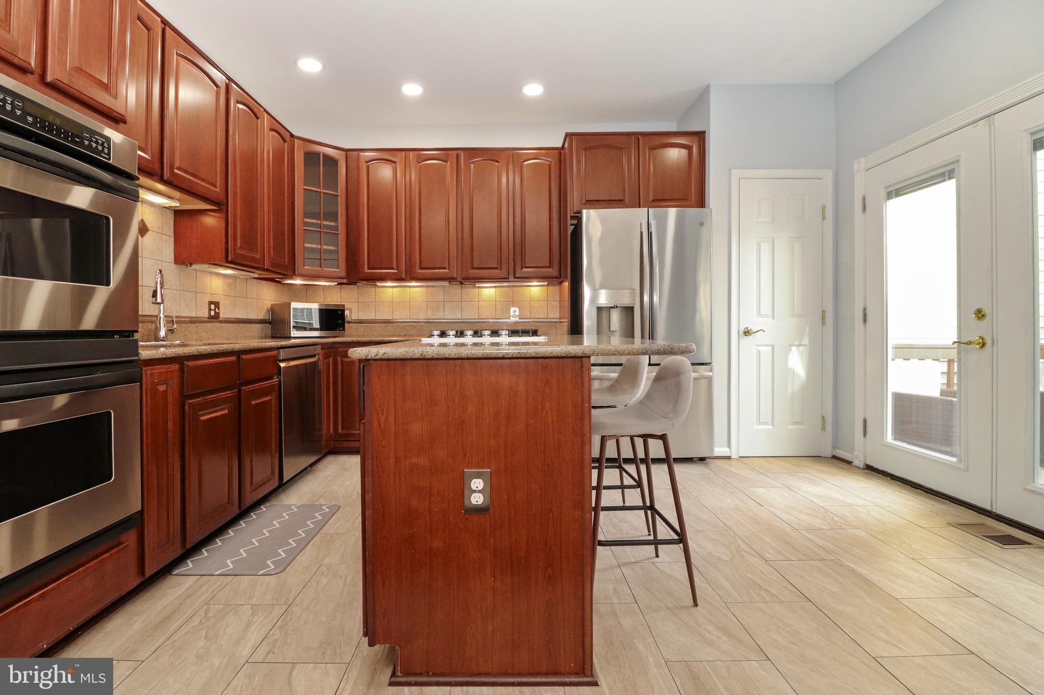 TOWNES AT FAIR LAKES GLEN - Residential