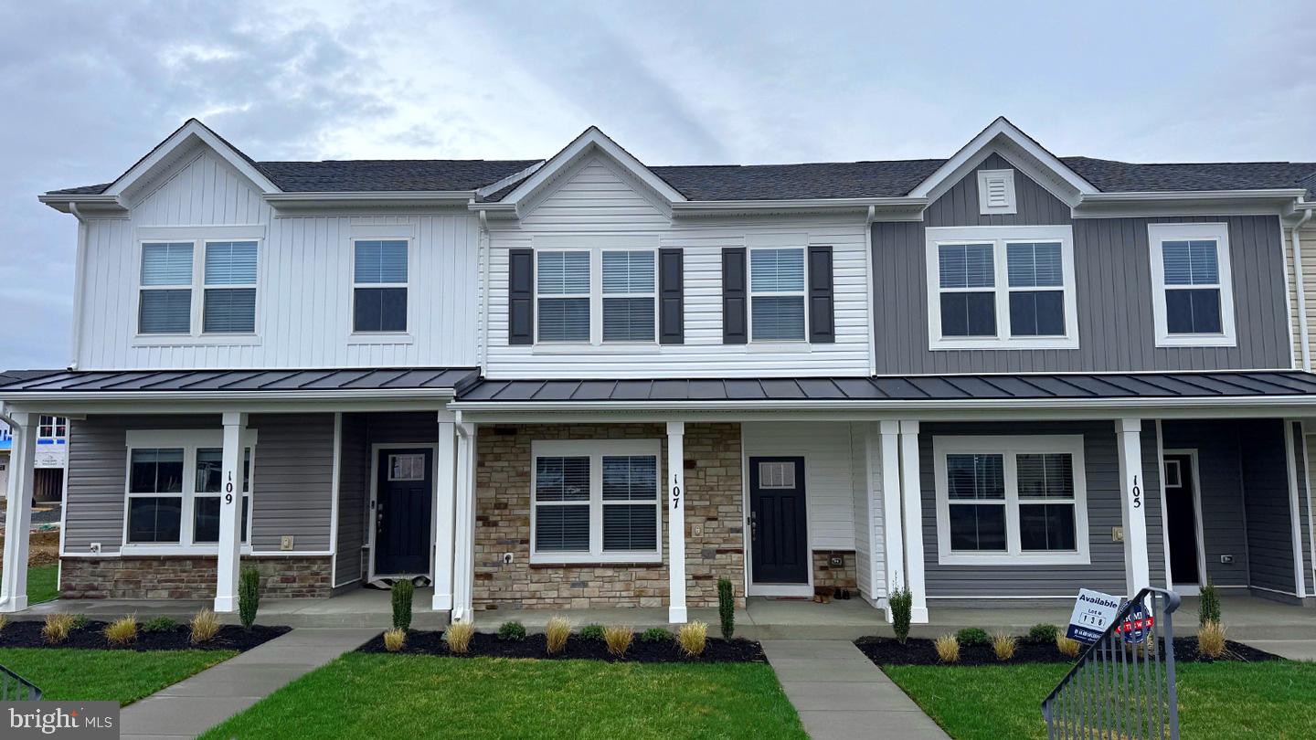 RETREAT AT WINDING CREEK - Residential