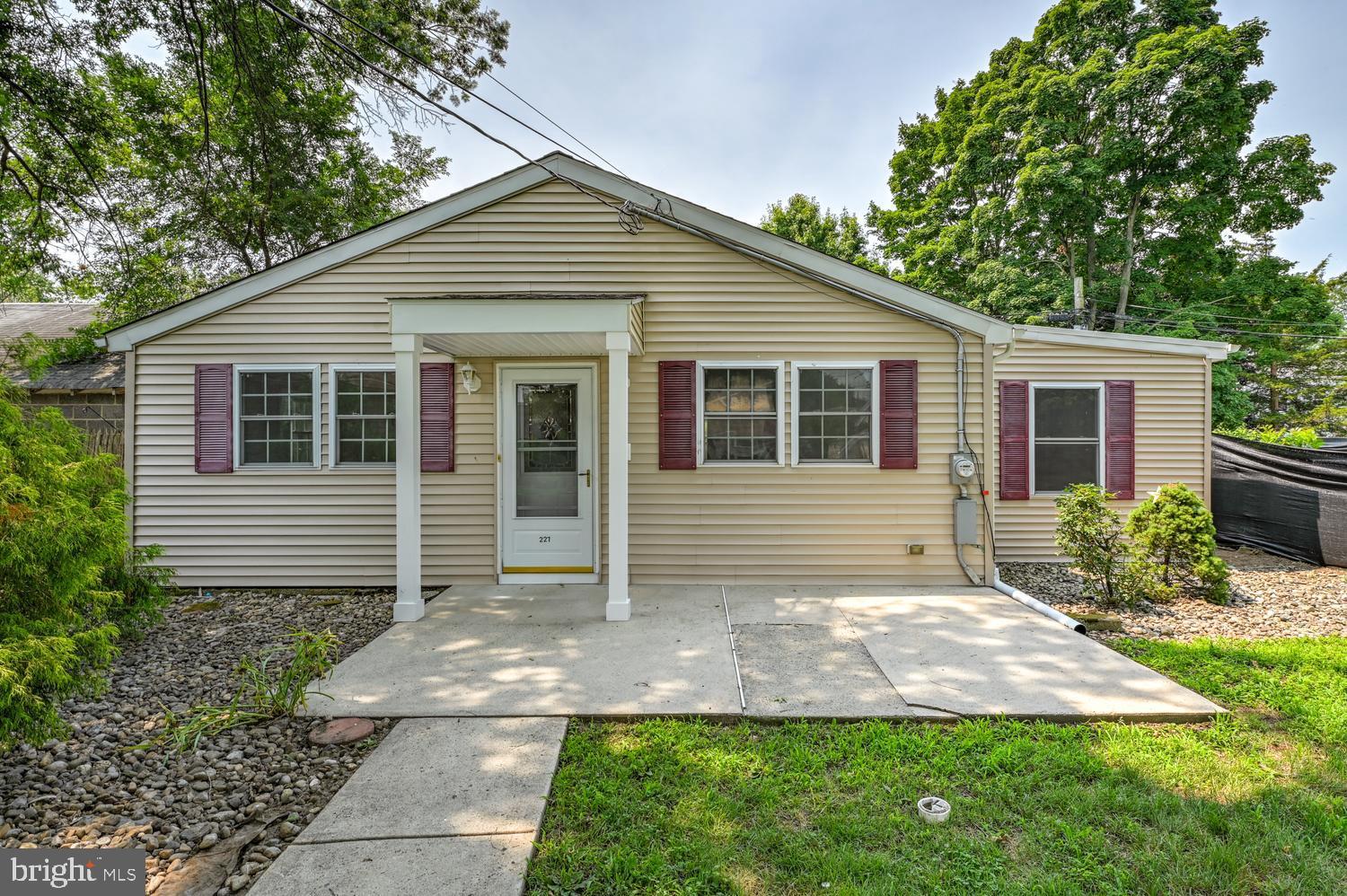 227 RANDALL AVENUE