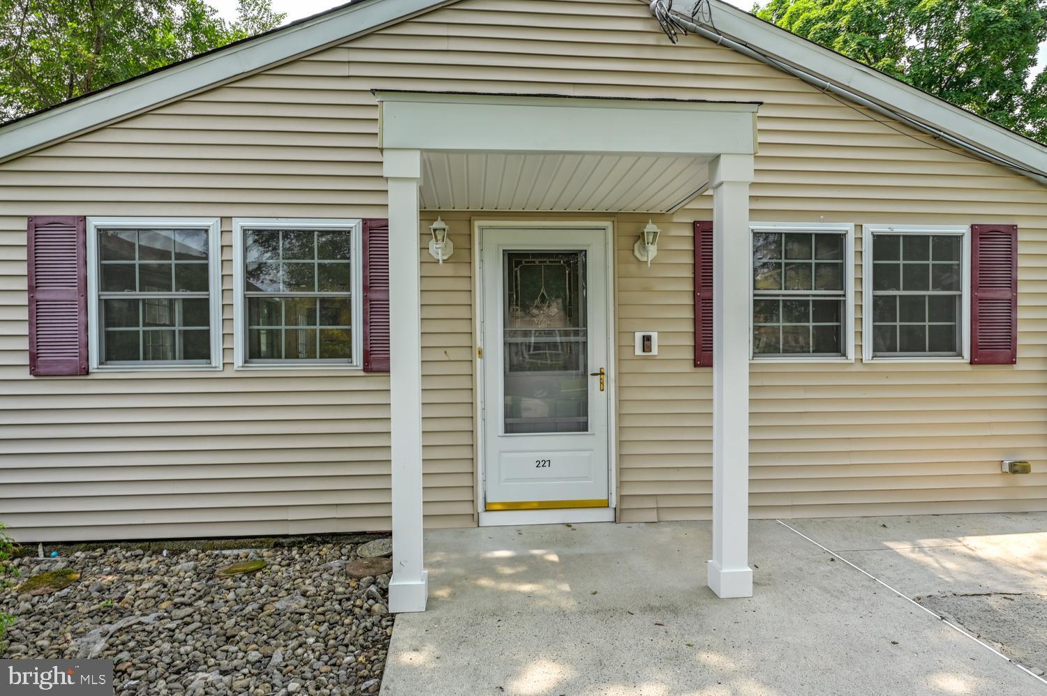227 RANDALL AVENUE