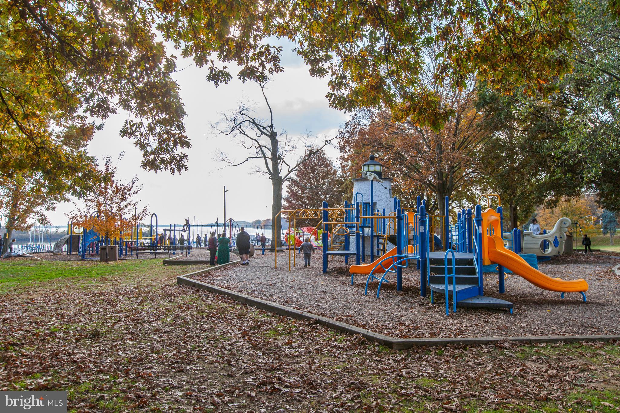 HERON HARBOR - Residential