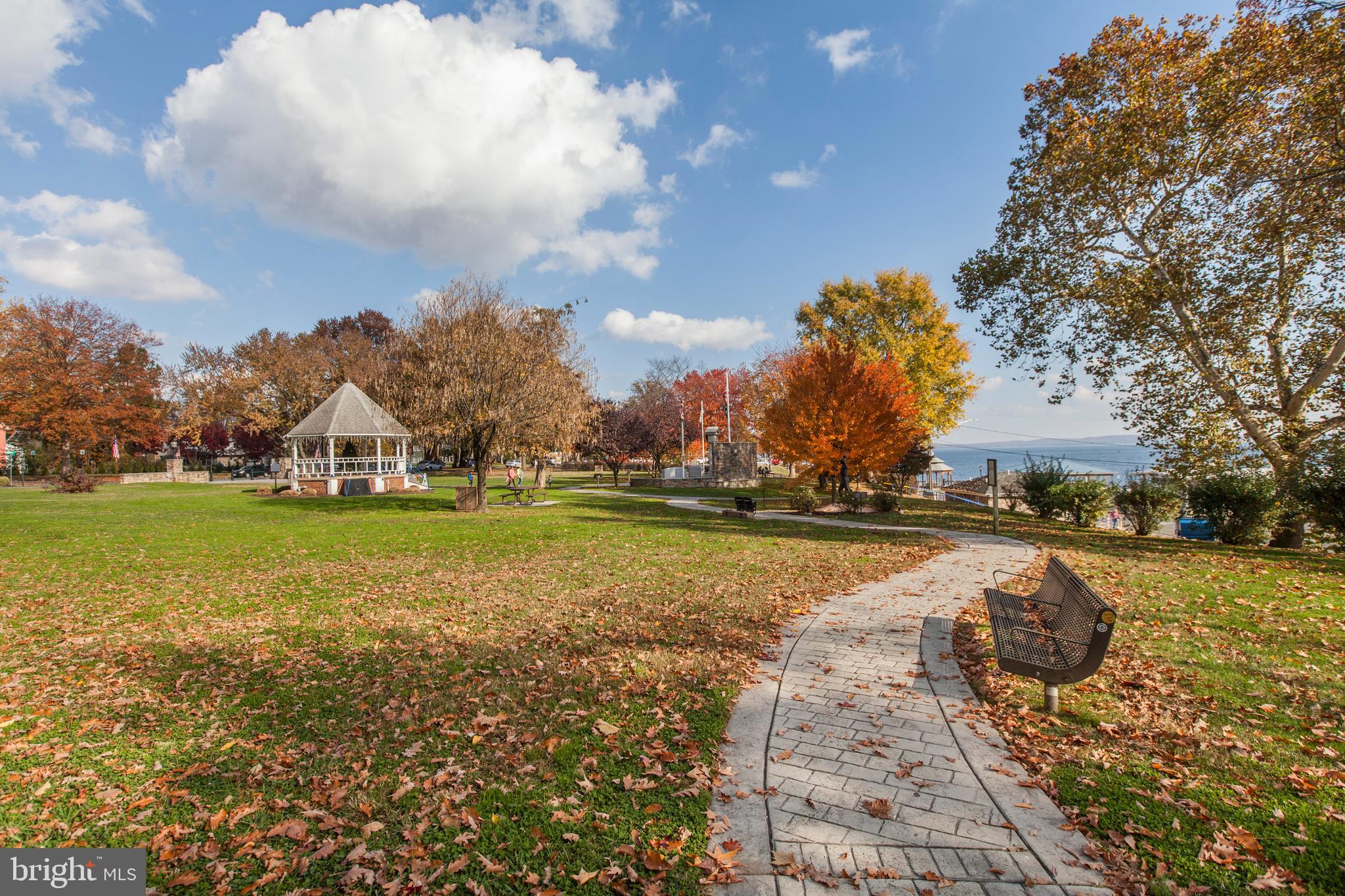 HERON HARBOR - Residential