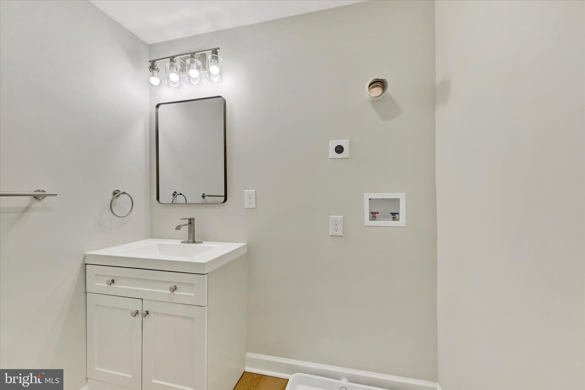 MONDAWMIN - Residential