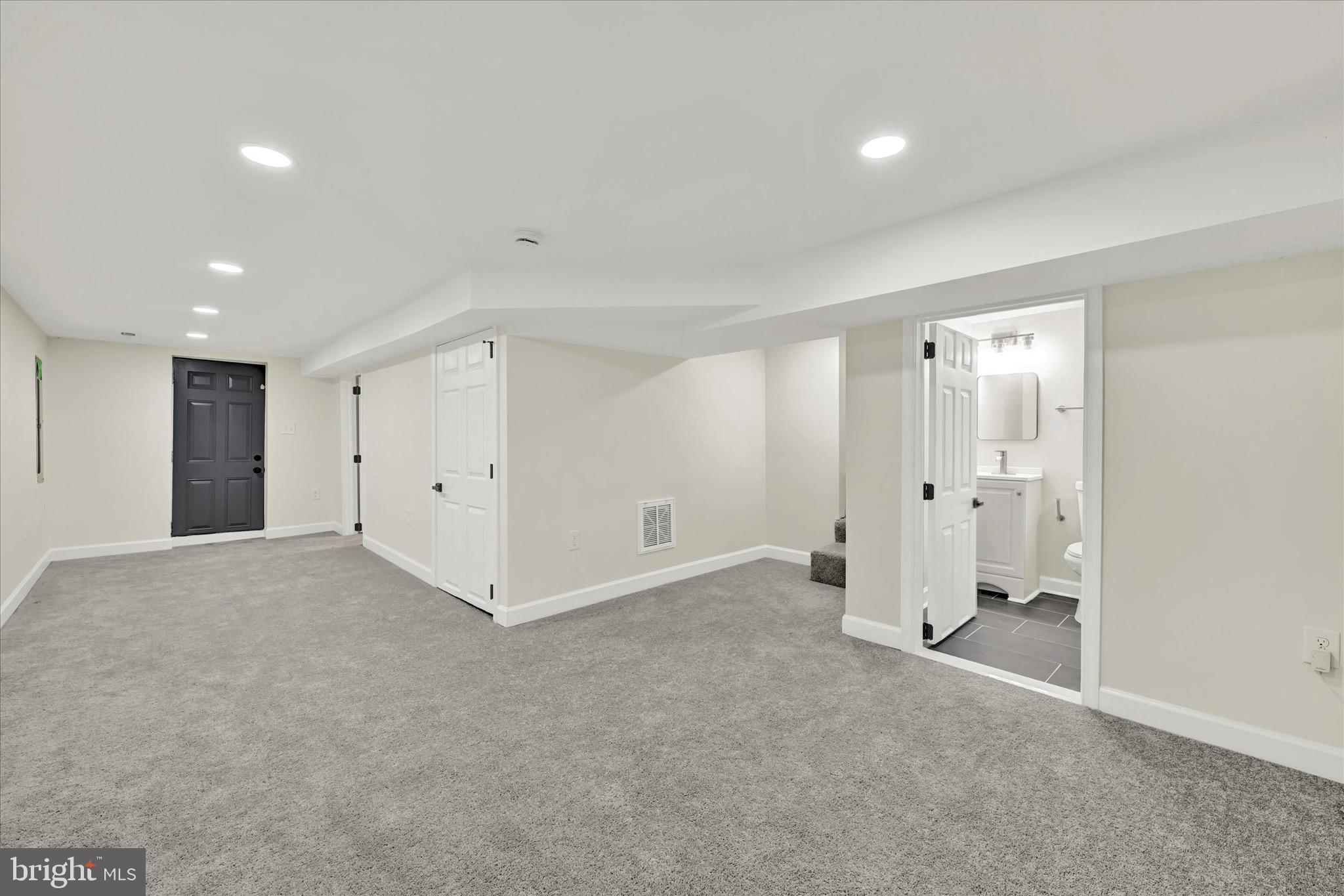 MONDAWMIN - Residential