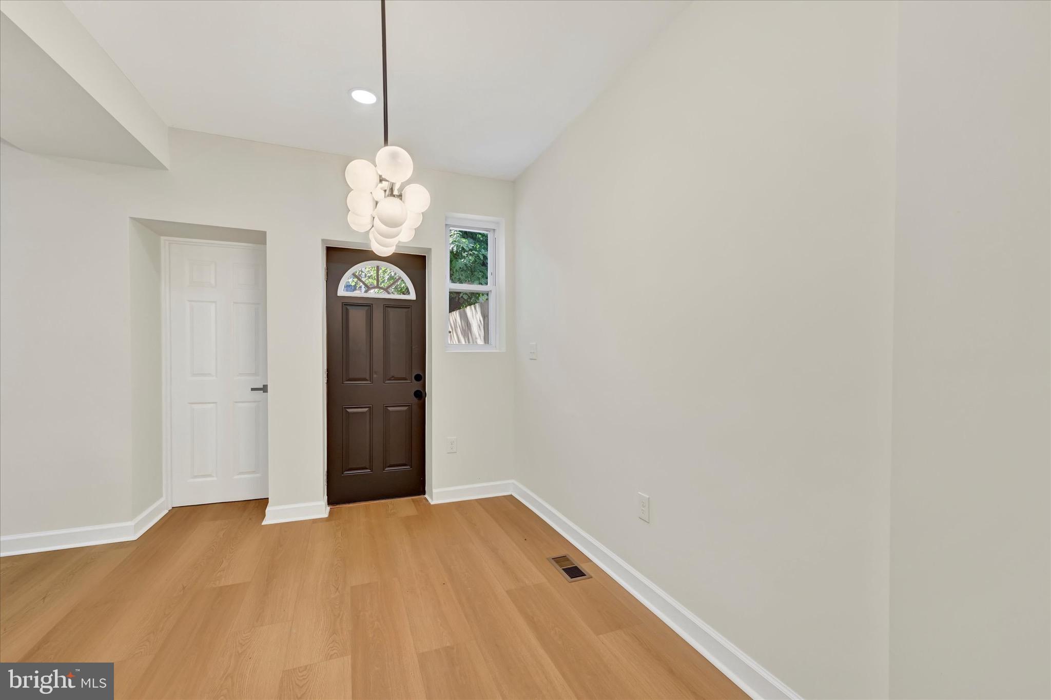 MONDAWMIN - Residential