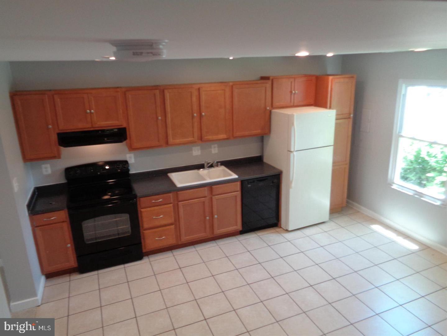 CARROLL MANOR - Residential Lease