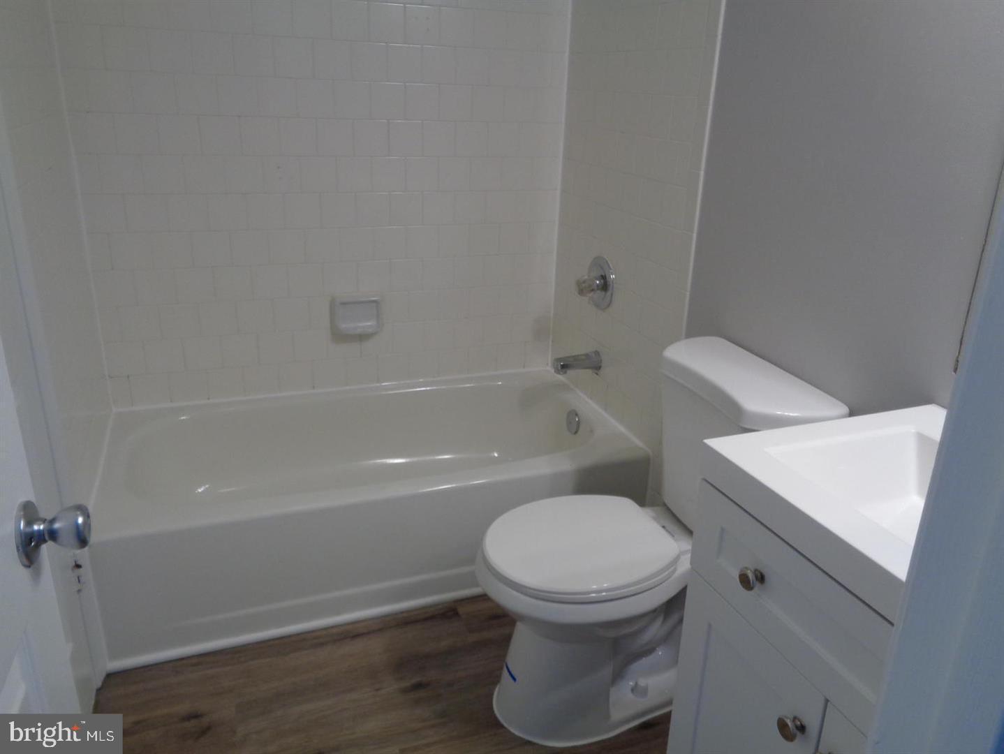 CARROLL MANOR - Residential Lease