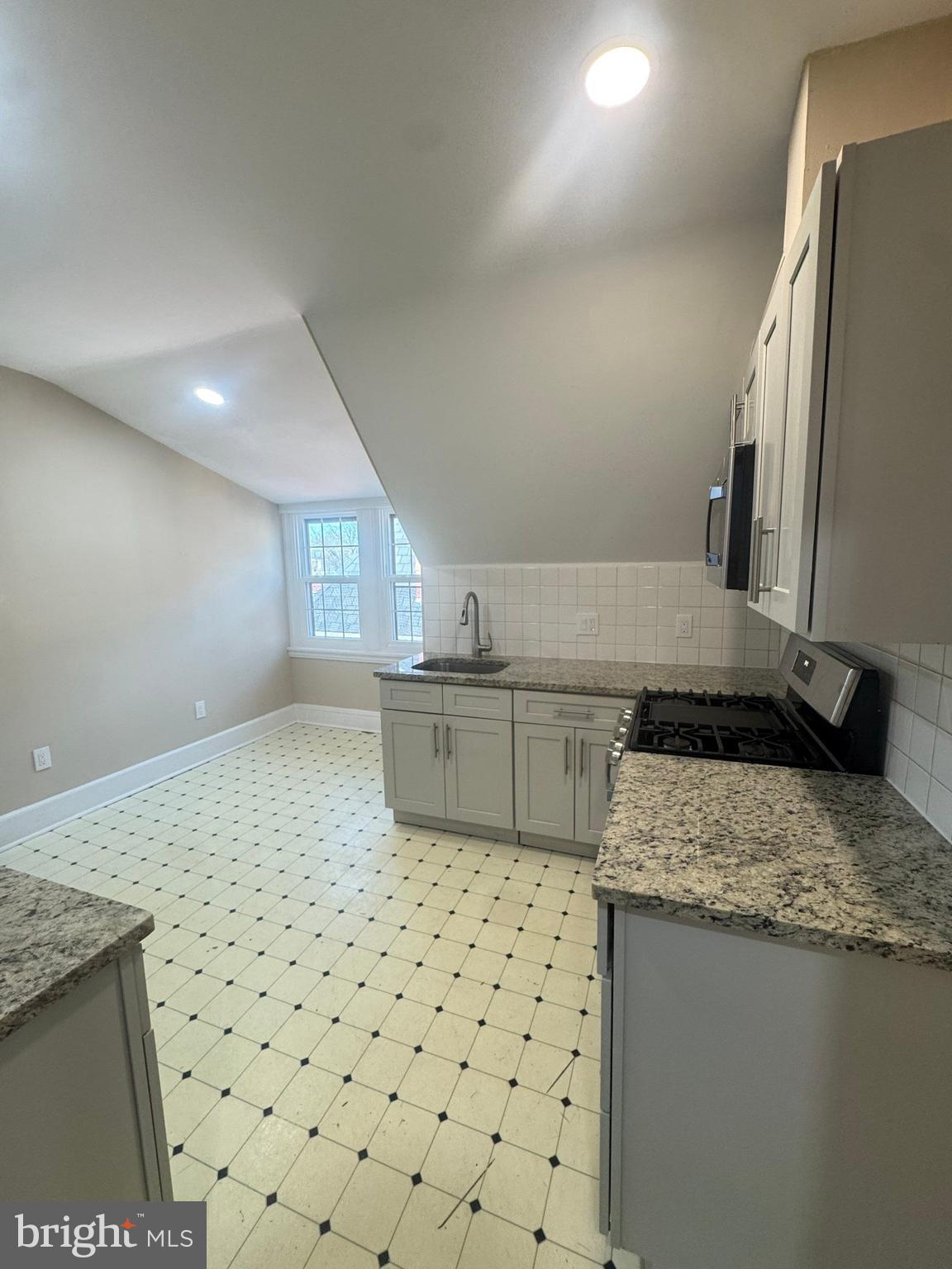 NORRISTOWN - Residential Income