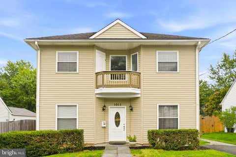 Photo of 1011 Crawford Drive, ROCKVILLE, MD 20851 (MLS # MDMC2250396)