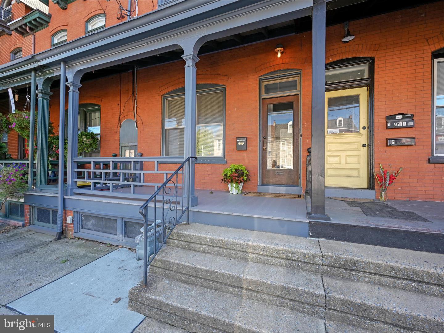 16 W LIBERTY STREET