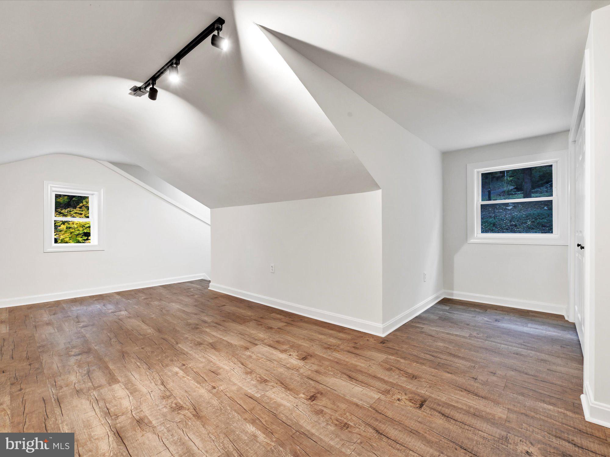 EAST HEMPFIELD - Residential