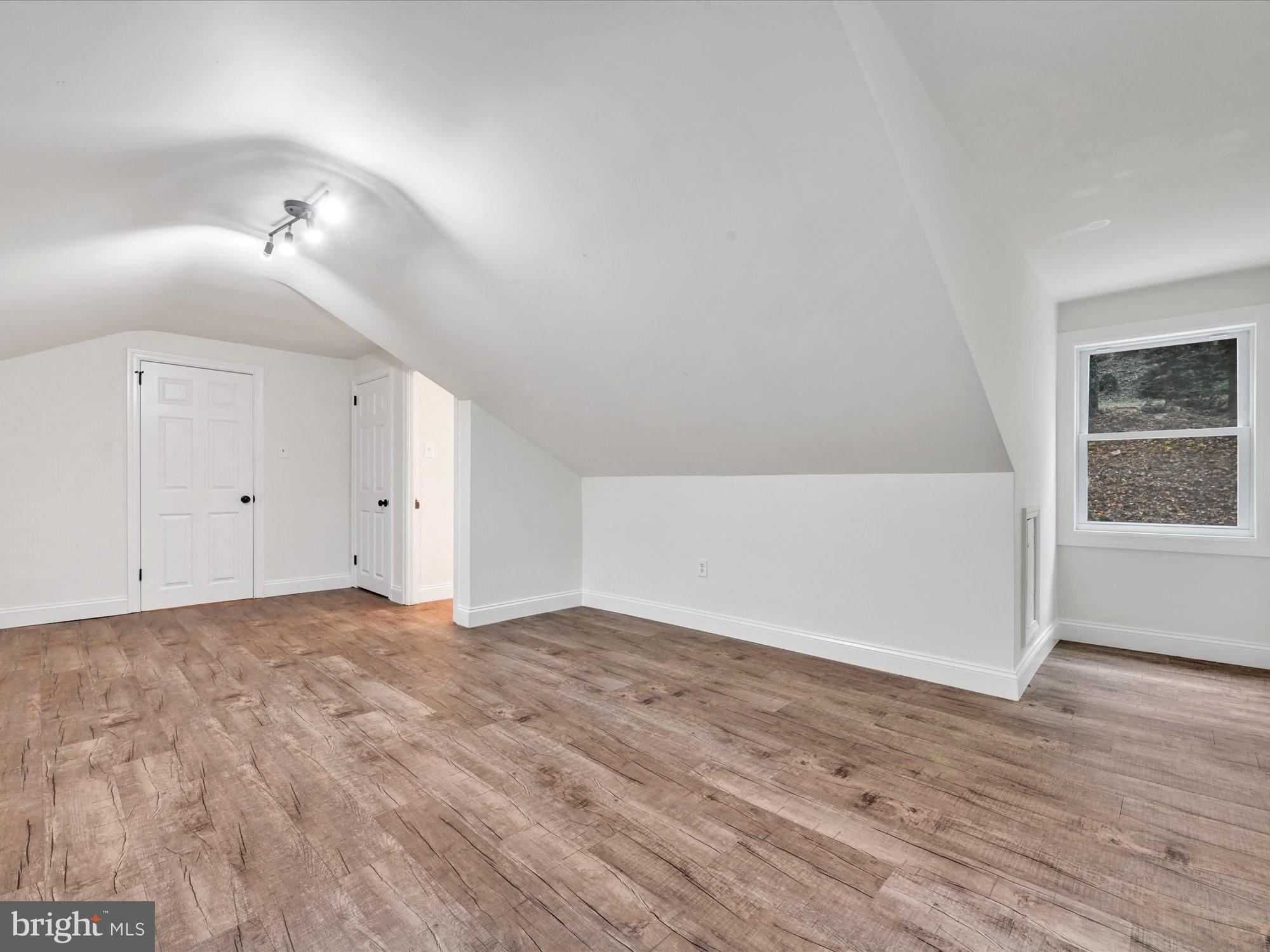 EAST HEMPFIELD - Residential