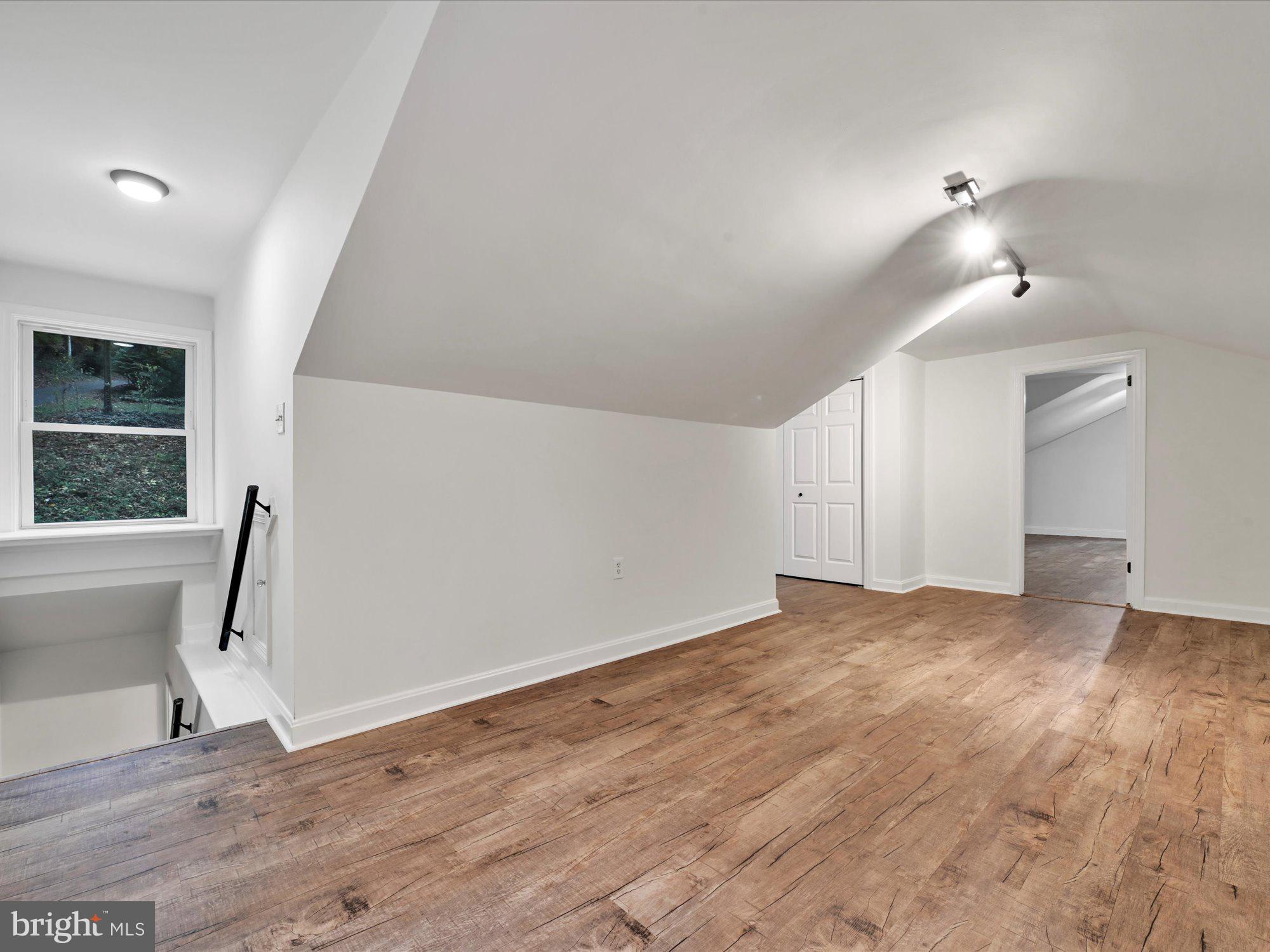 EAST HEMPFIELD - Residential