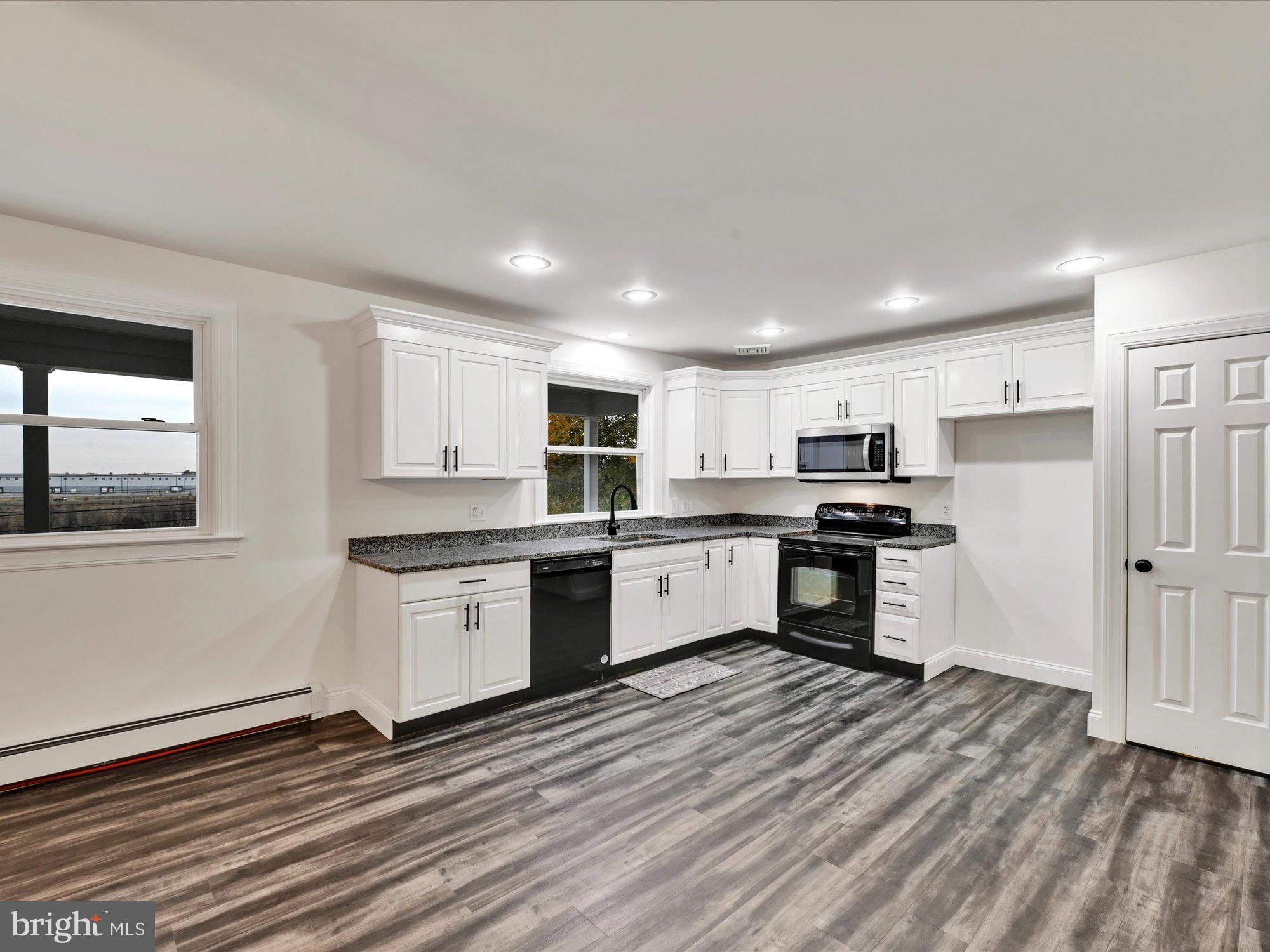 EAST HEMPFIELD - Residential