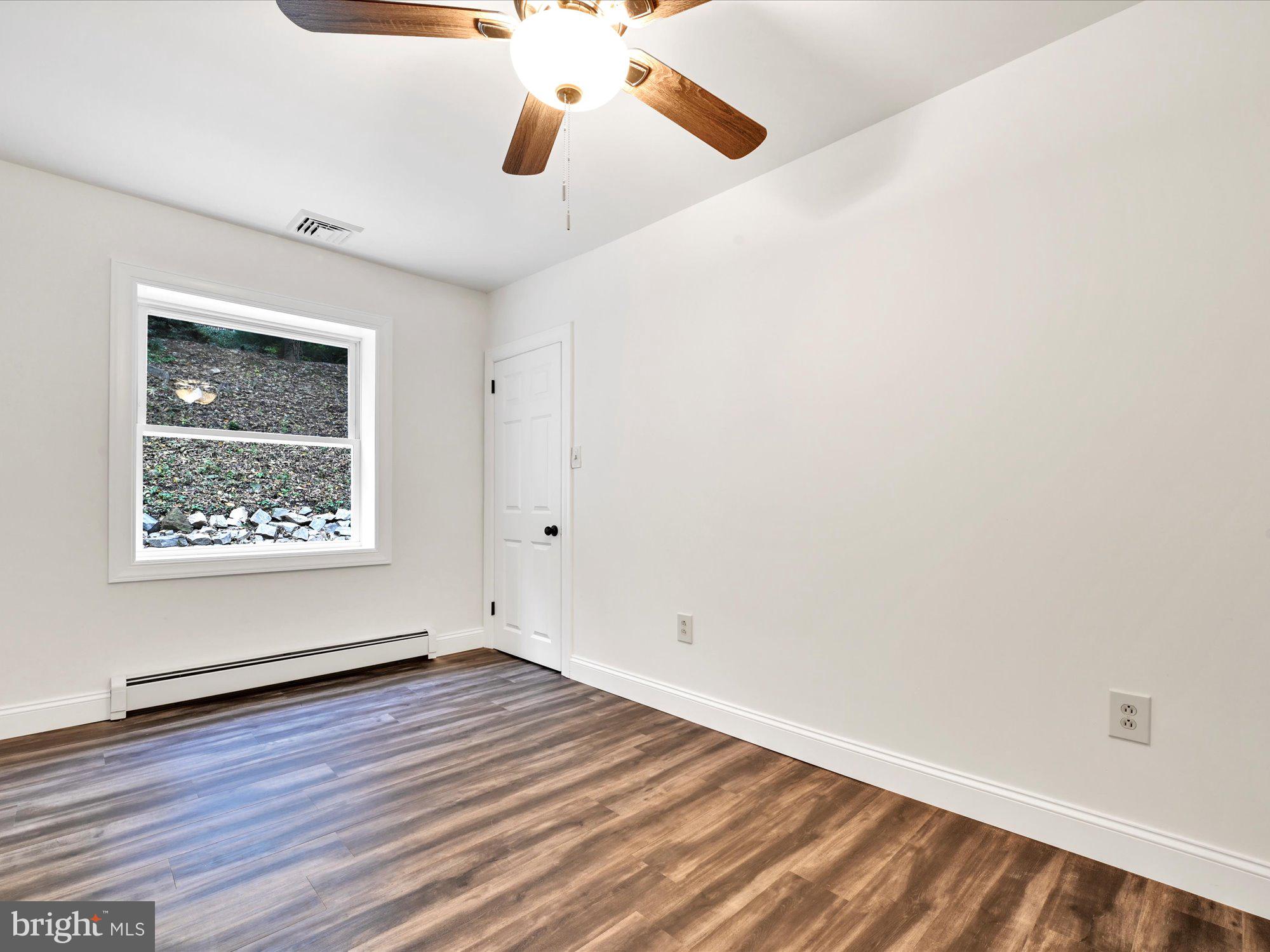 EAST HEMPFIELD - Residential