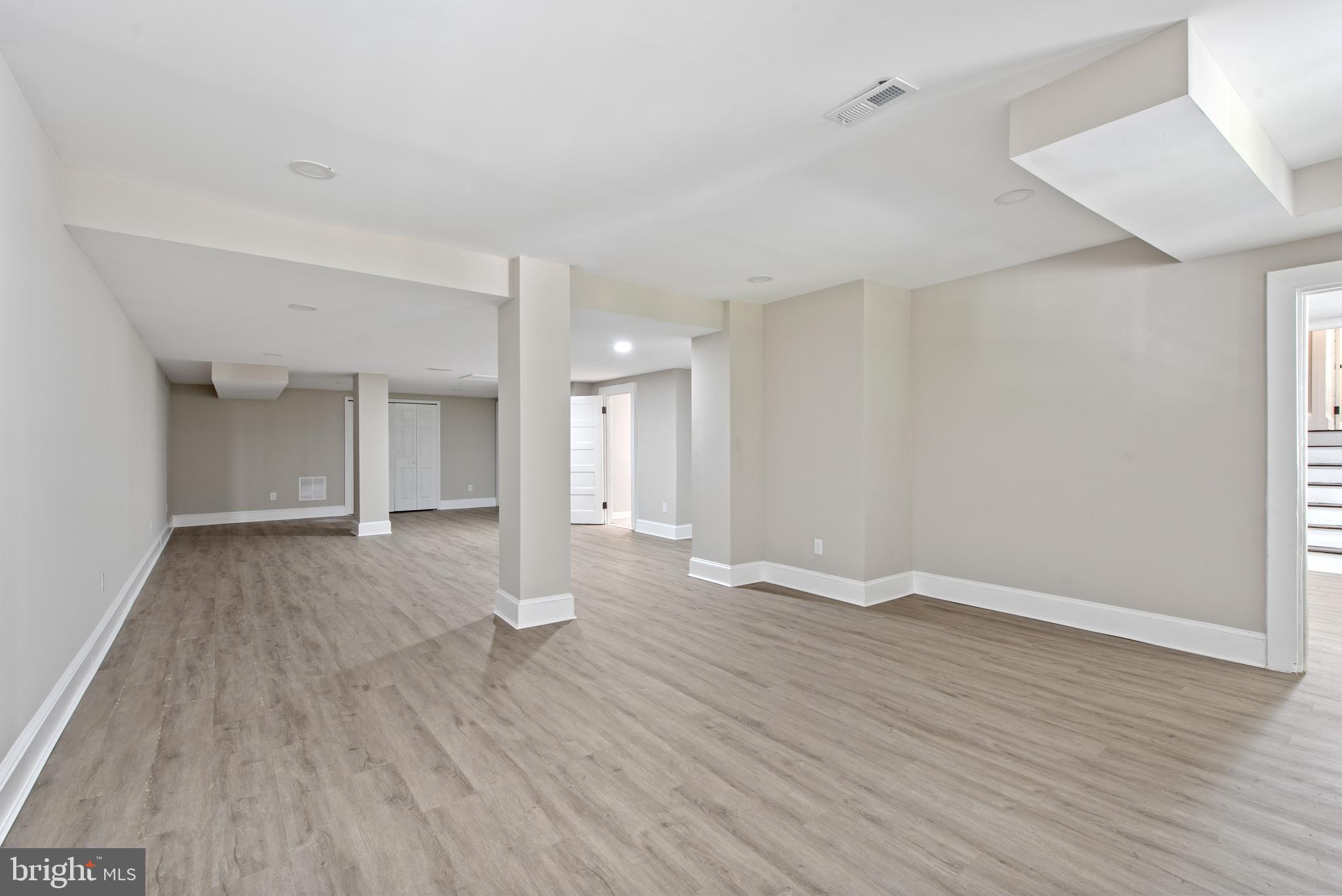 ROLAND PARK - Residential