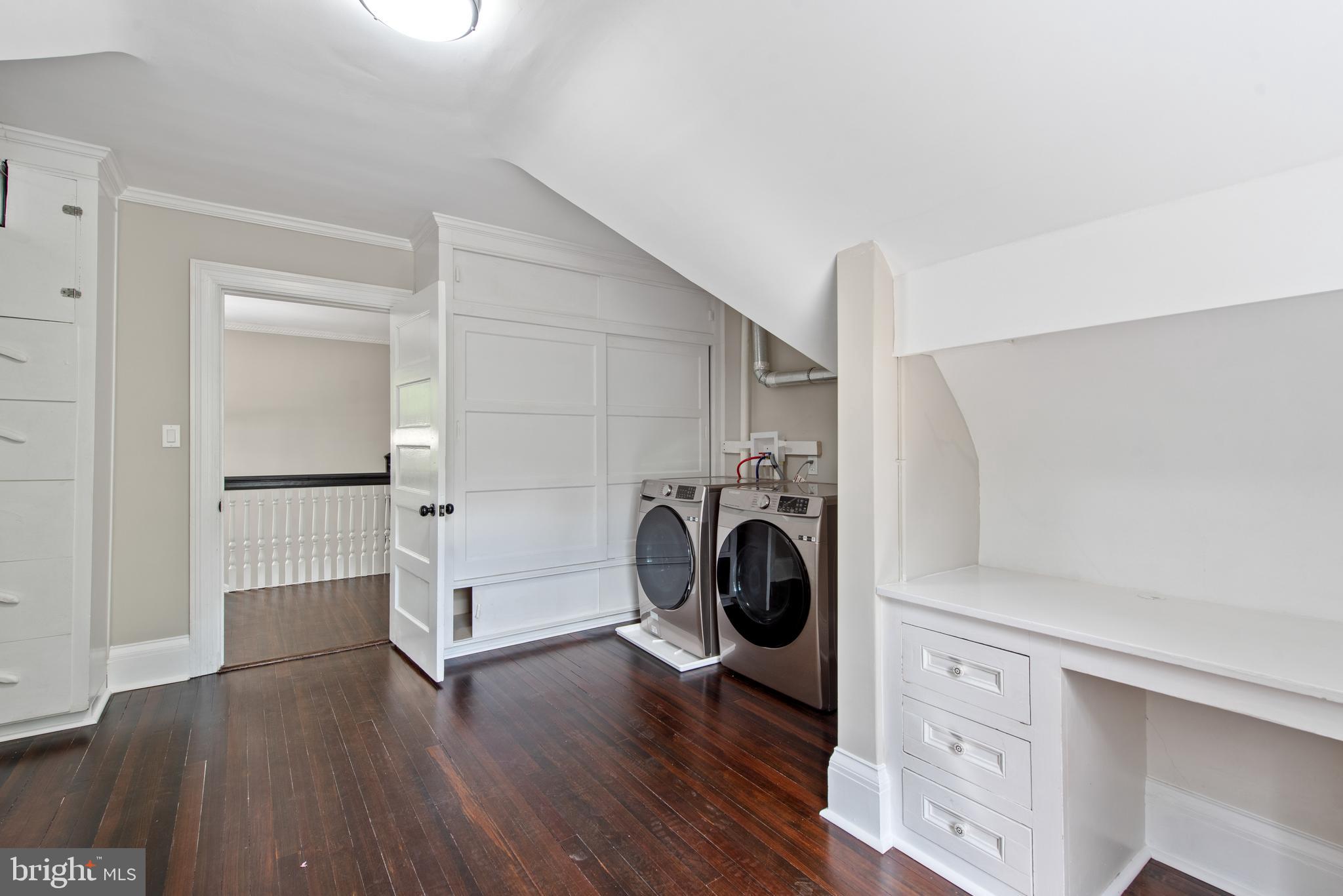 ROLAND PARK - Residential