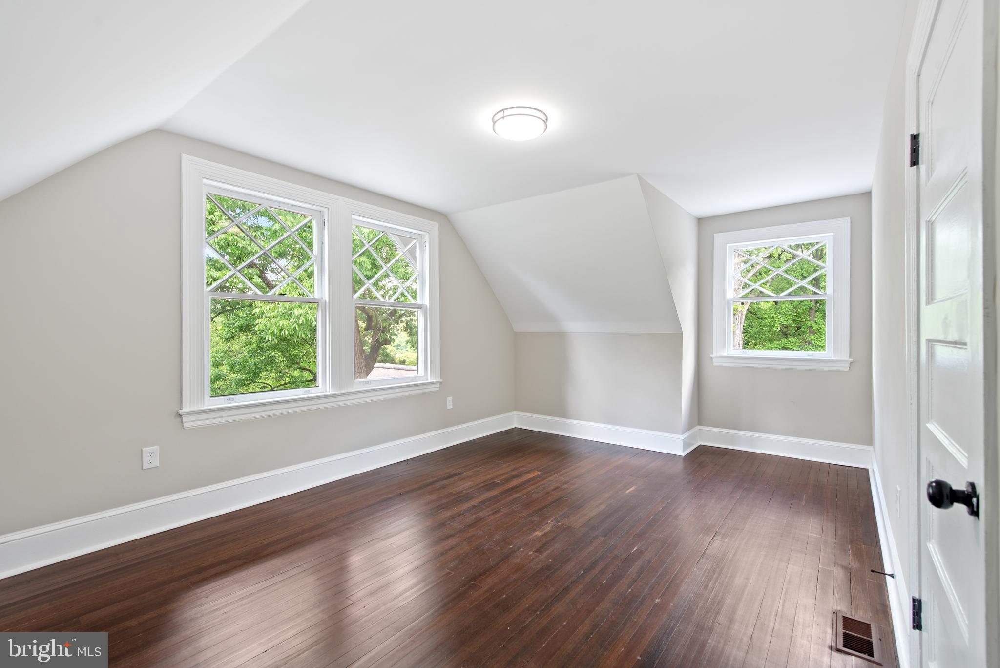 ROLAND PARK - Residential