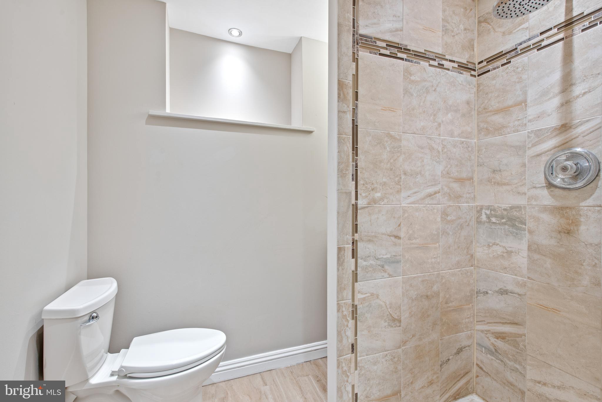 ROLAND PARK - Residential