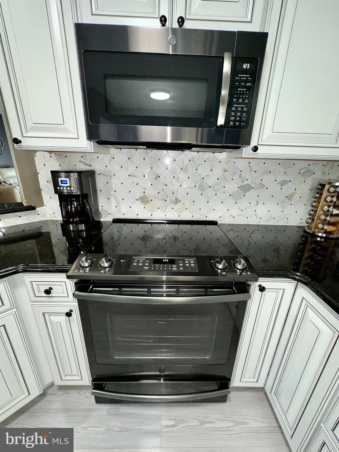 VILLAGE OF THOMAS RUN - Residential