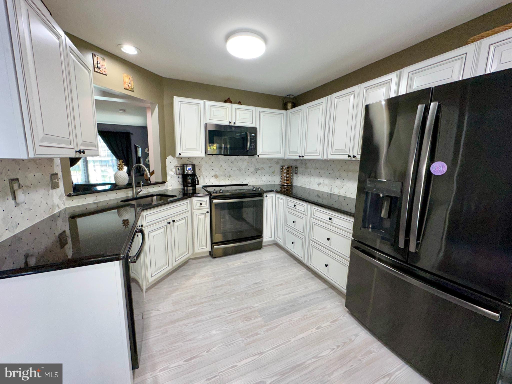 VILLAGE OF THOMAS RUN - Residential