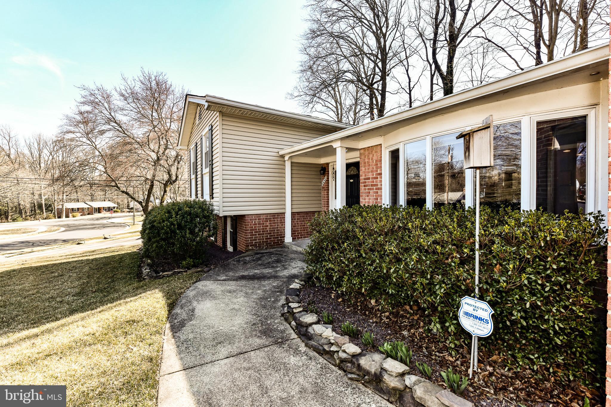 MOSBY WOODS - Residential Lease