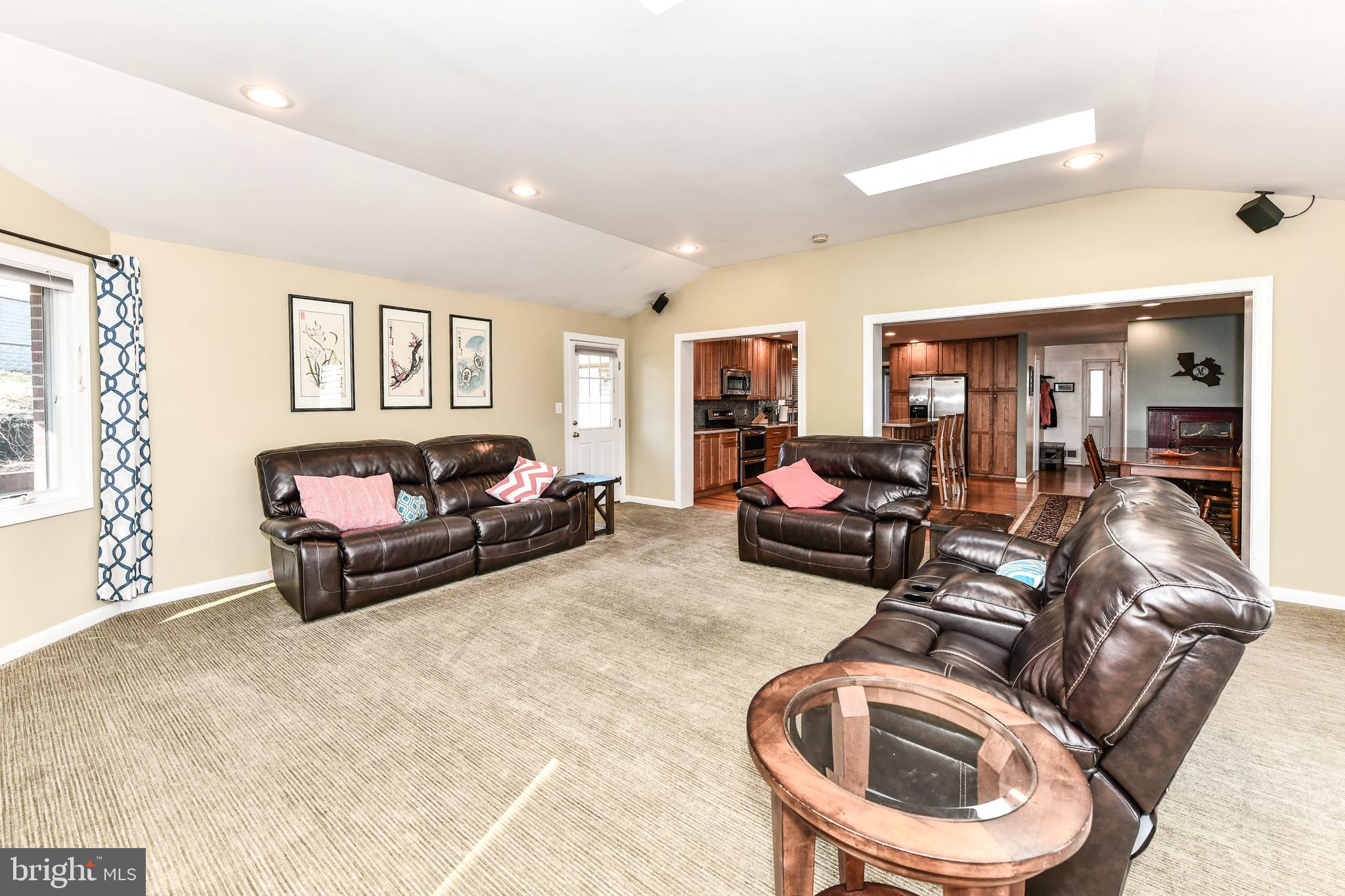 MOSBY WOODS - Residential Lease