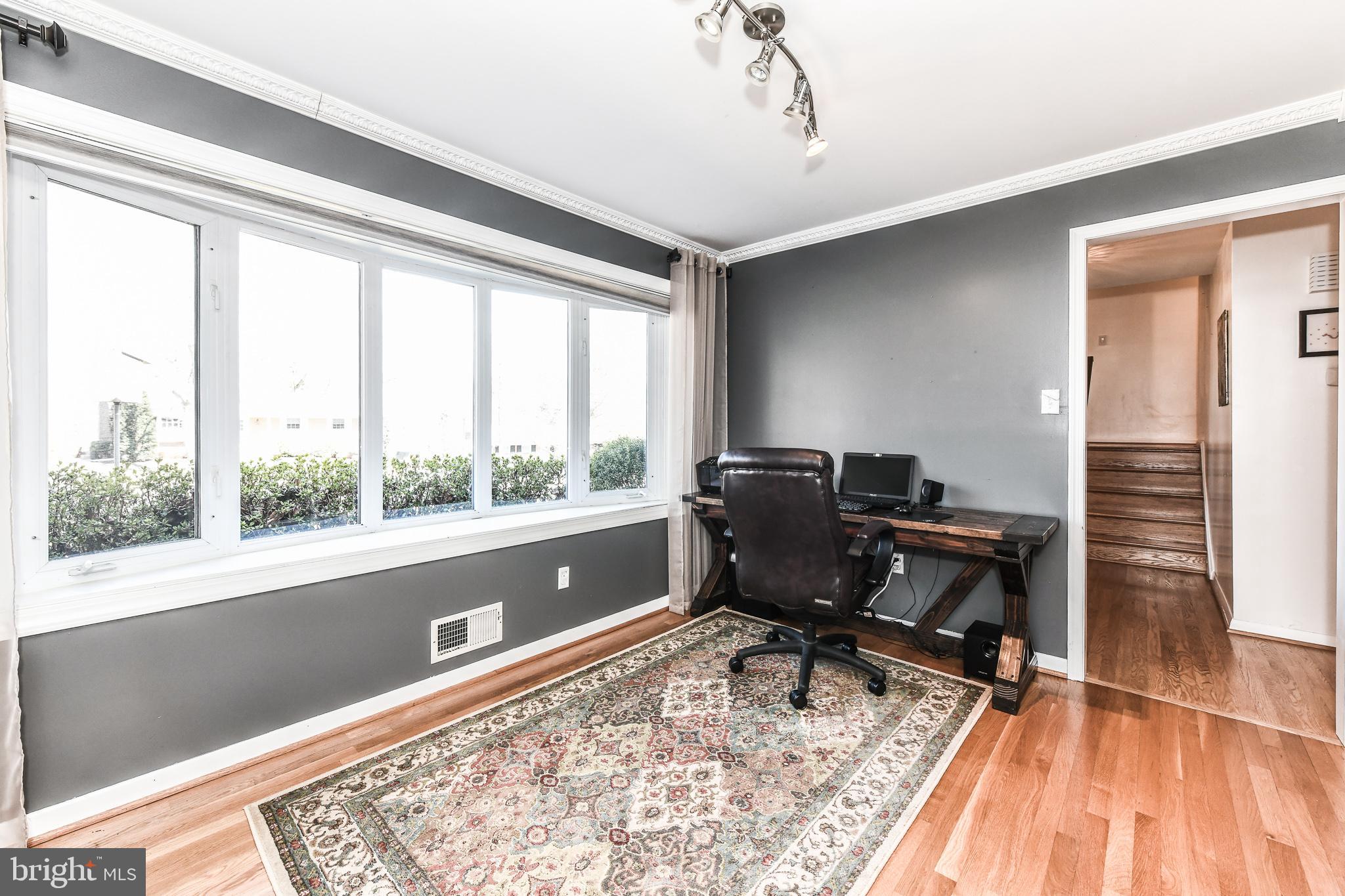 MOSBY WOODS - Residential Lease