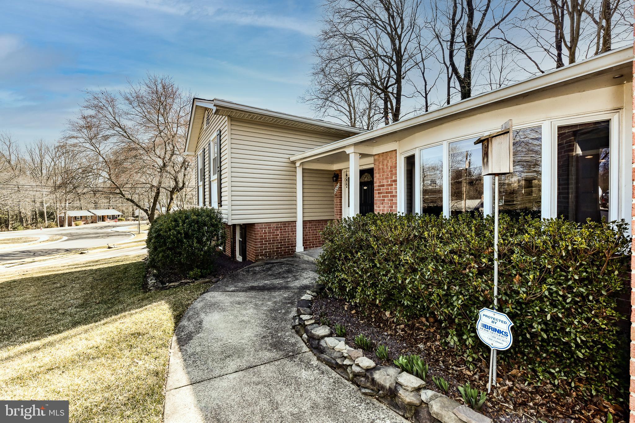 MOSBY WOODS - Residential Lease