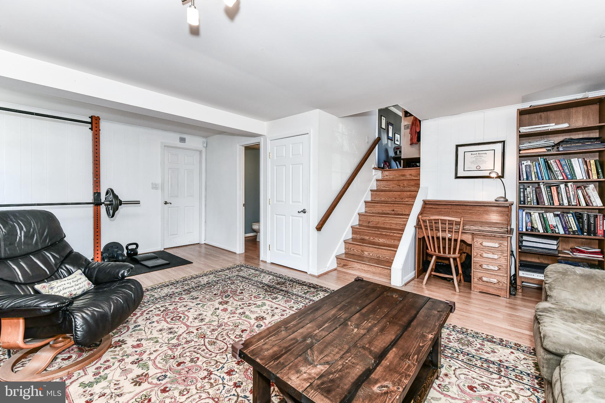 MOSBY WOODS - Residential Lease