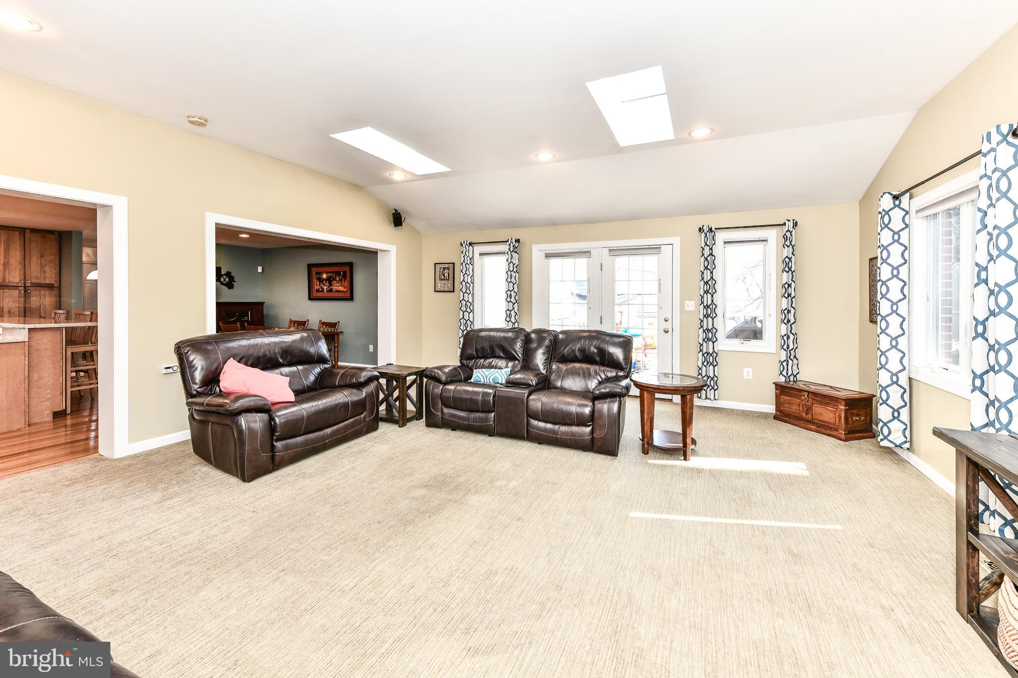 MOSBY WOODS - Residential Lease