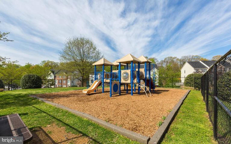 PRINCE WILLIAM COMMONS - Residential Lease