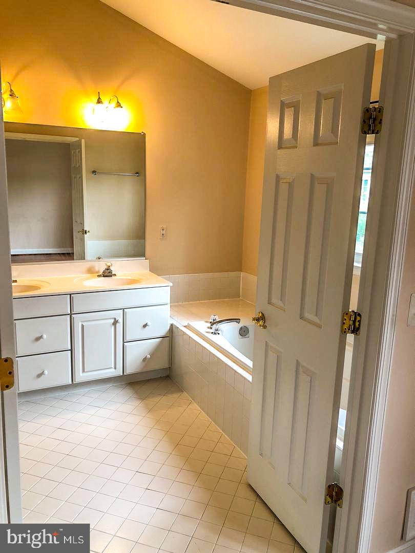 PRINCE WILLIAM COMMONS - Residential Lease