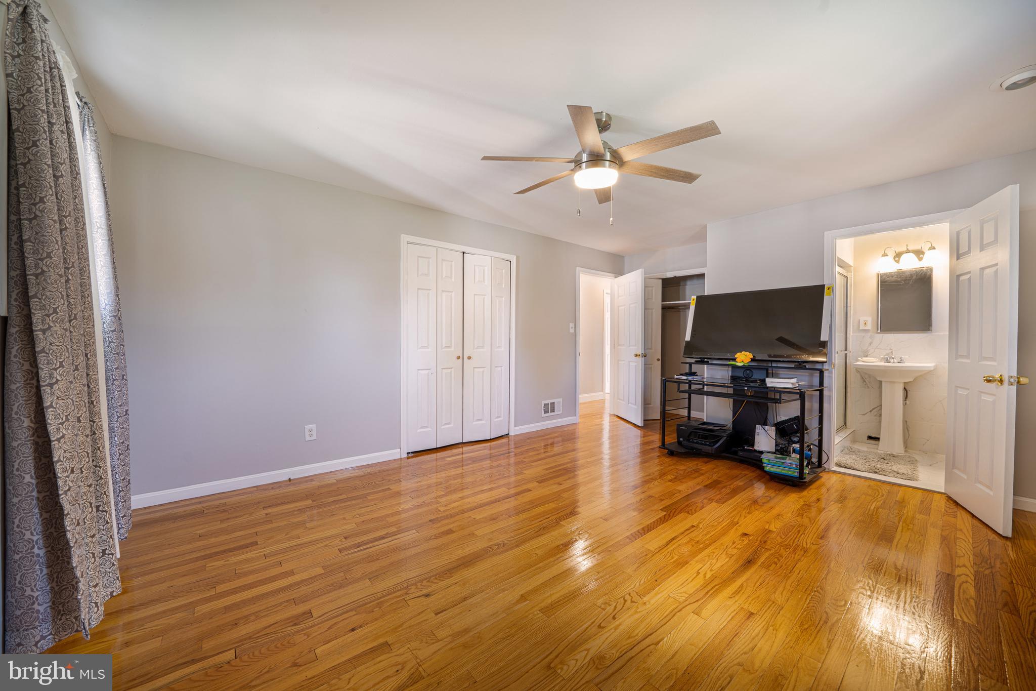 SHIRLEY HILLS - Residential