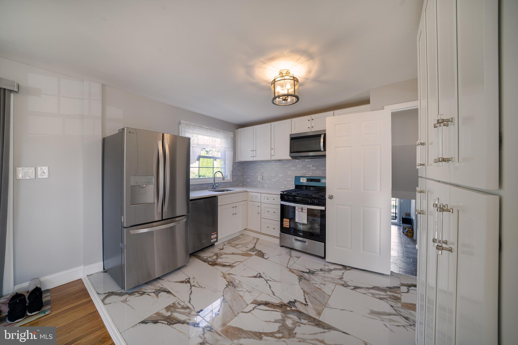 SHIRLEY HILLS - Residential