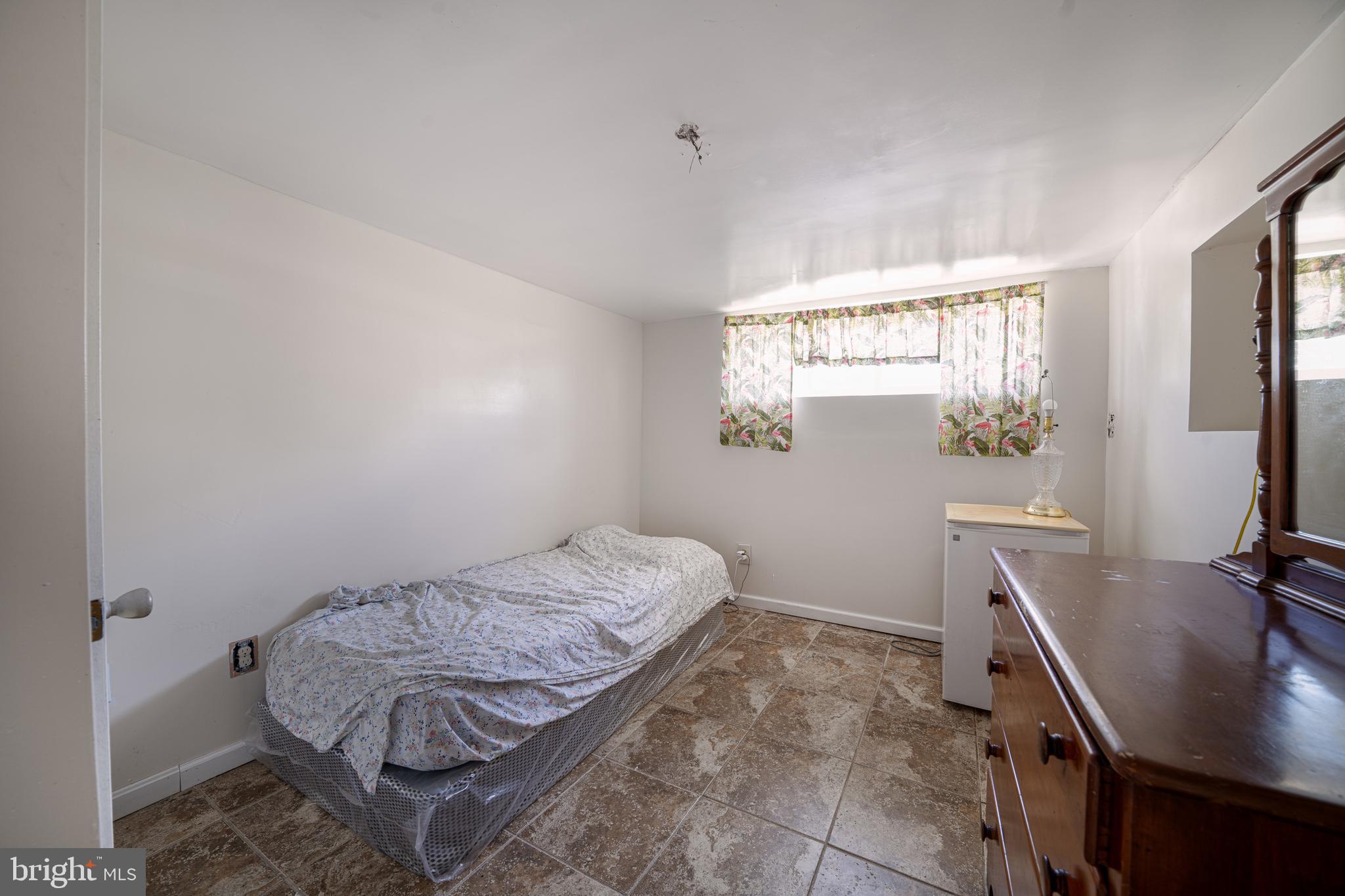 SHIRLEY HILLS - Residential