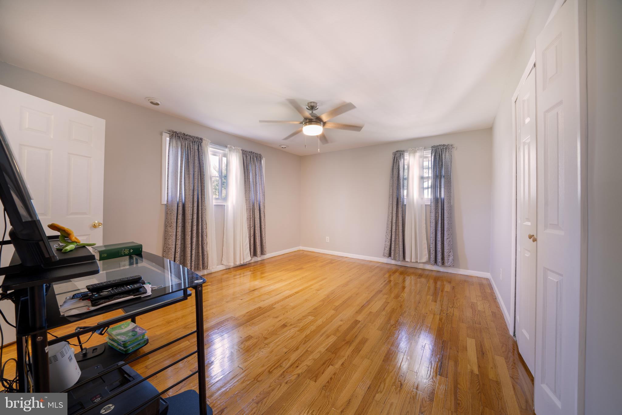 SHIRLEY HILLS - Residential