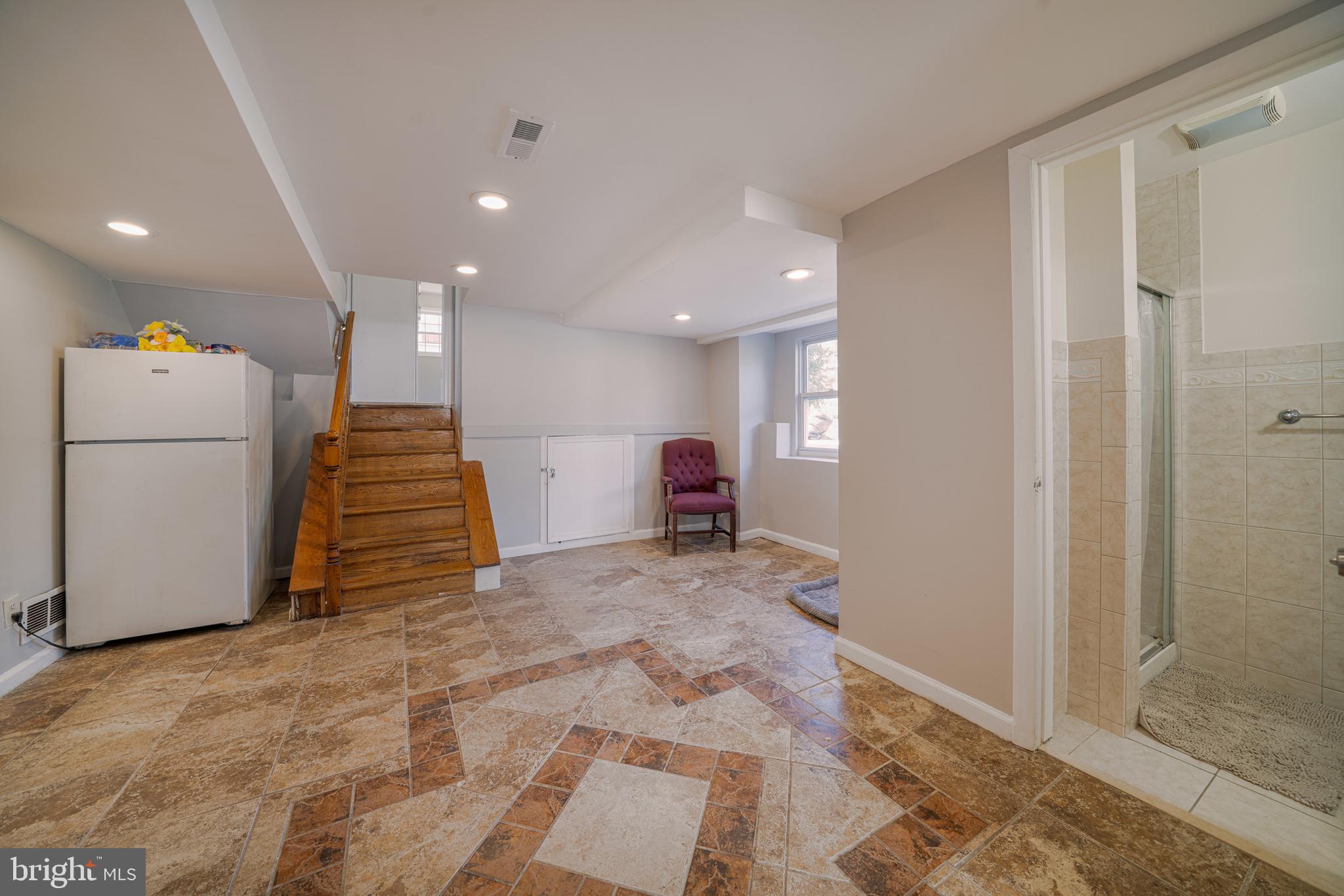 SHIRLEY HILLS - Residential